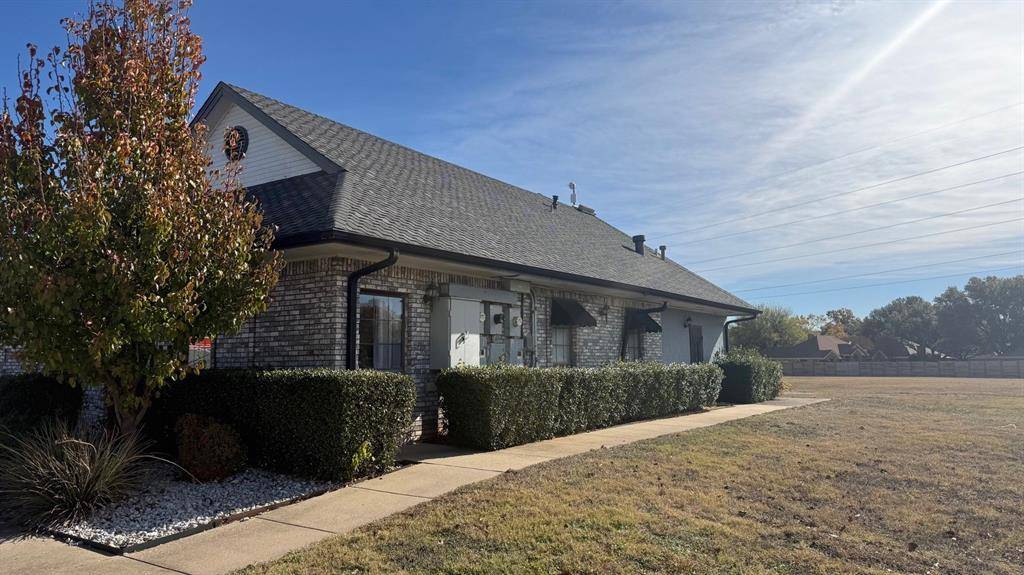 Bedford, TX 76021,240 Harwood Road