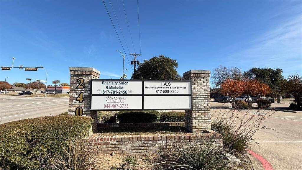 Bedford, TX 76021,240 Harwood Road