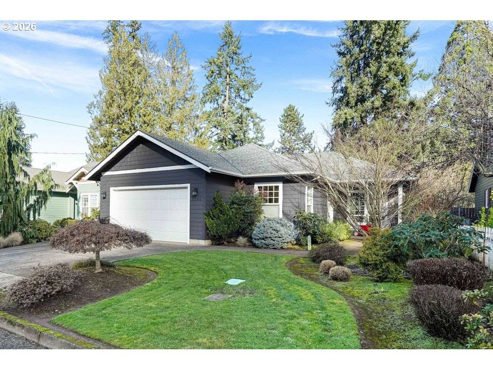 Silverton, OR 97381,1101 MADISON ST