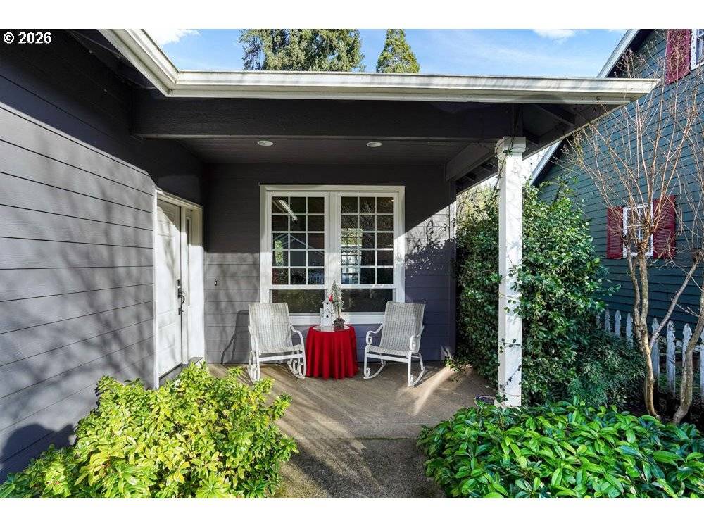 Silverton, OR 97381,1101 MADISON ST