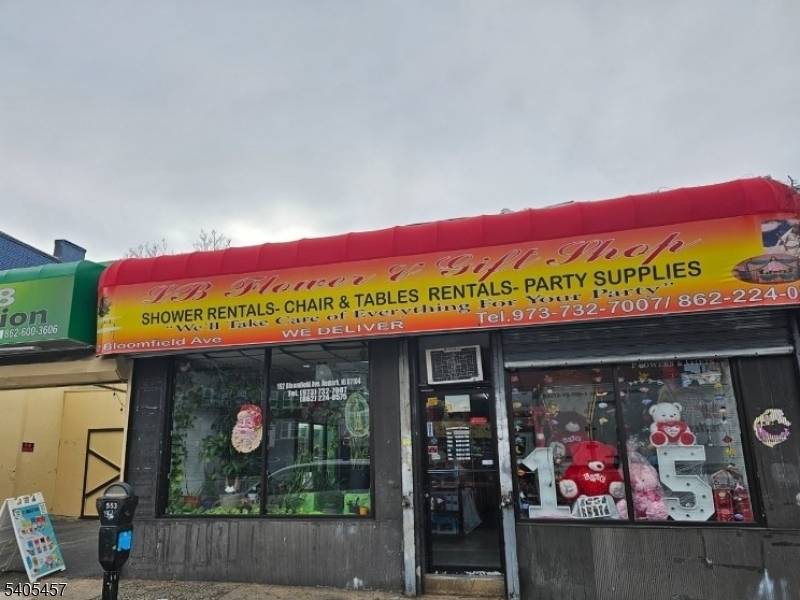 Newark City, NJ 07104,188 Bloomfield Ave