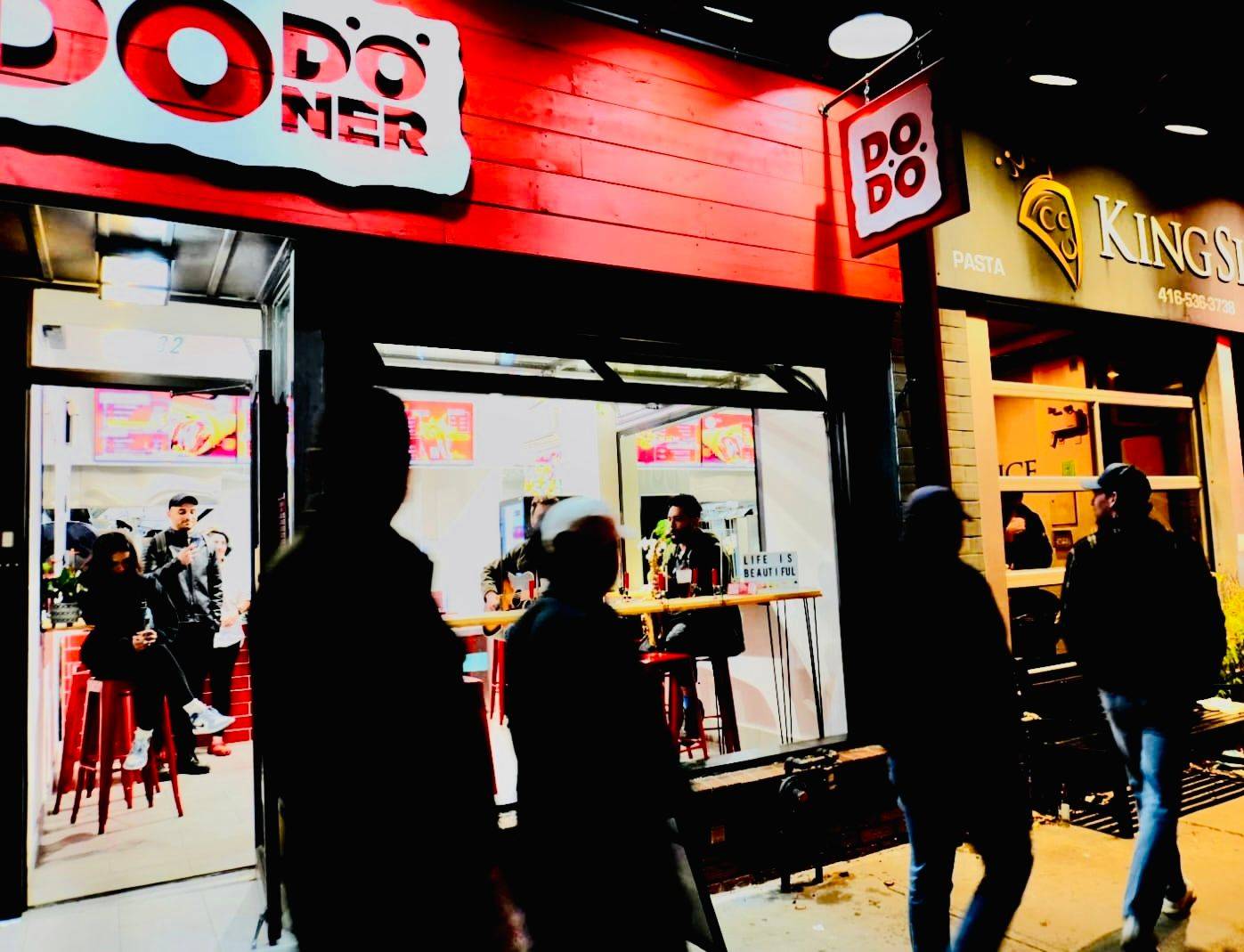 Toronto C01, ON M6J 1J3,1132 Queen ST W