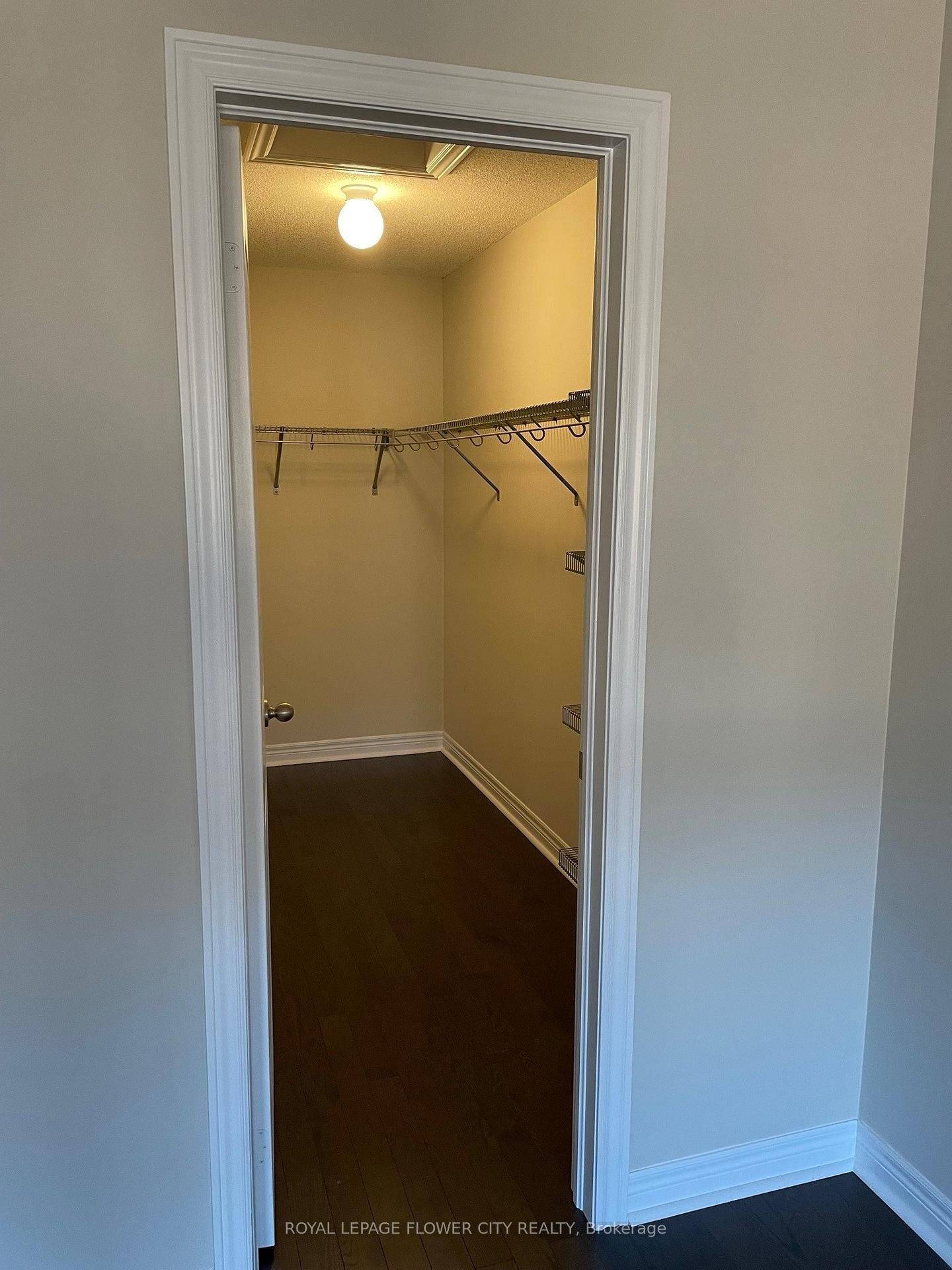 Brampton, ON L7A 0A7,51 Pearman CRES N