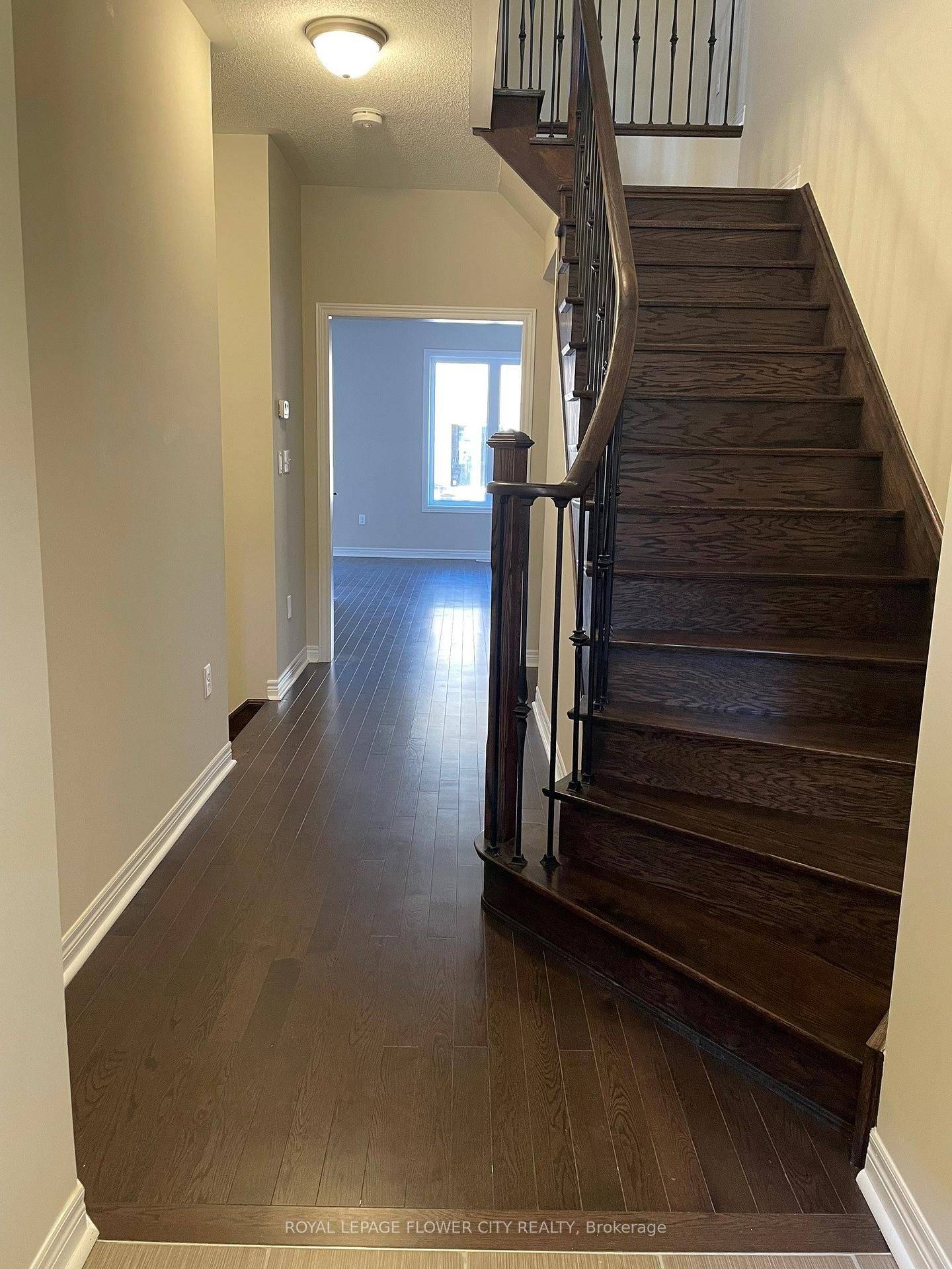 Brampton, ON L7A 0A7,51 Pearman CRES N