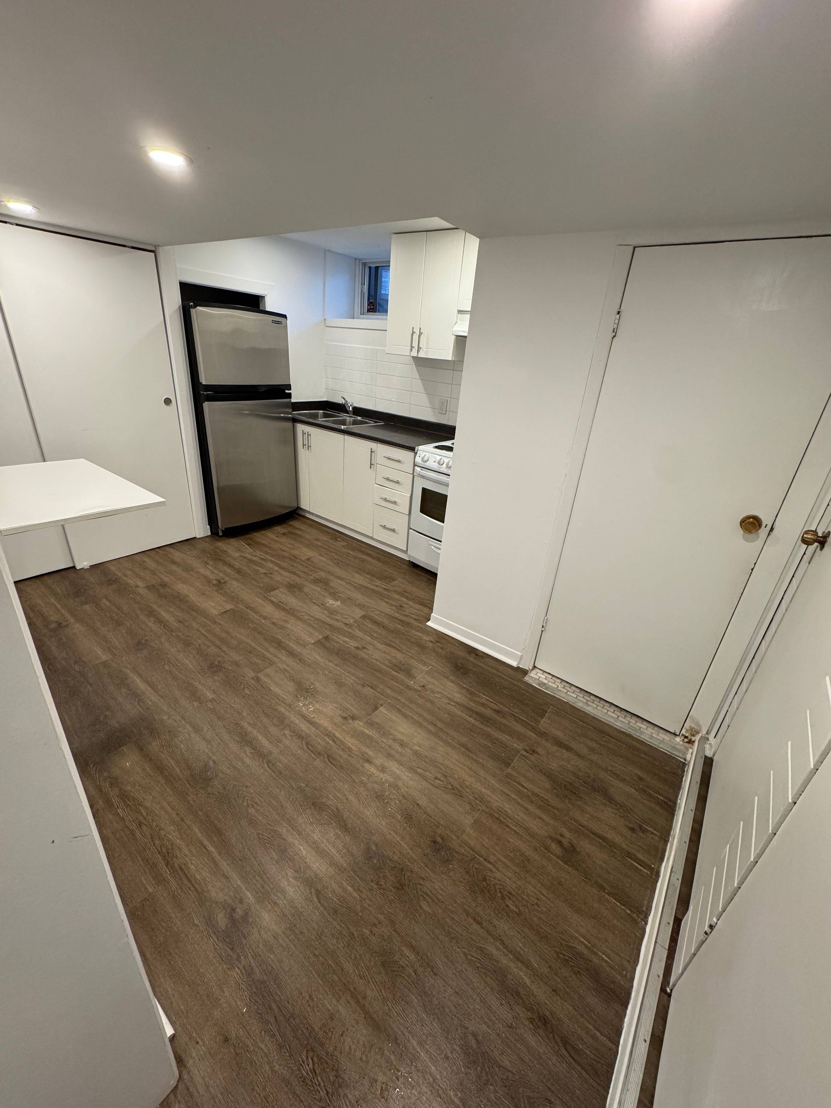 Toronto W03, ON M6M 1K8,5 Woodenhill CT #BSMNT