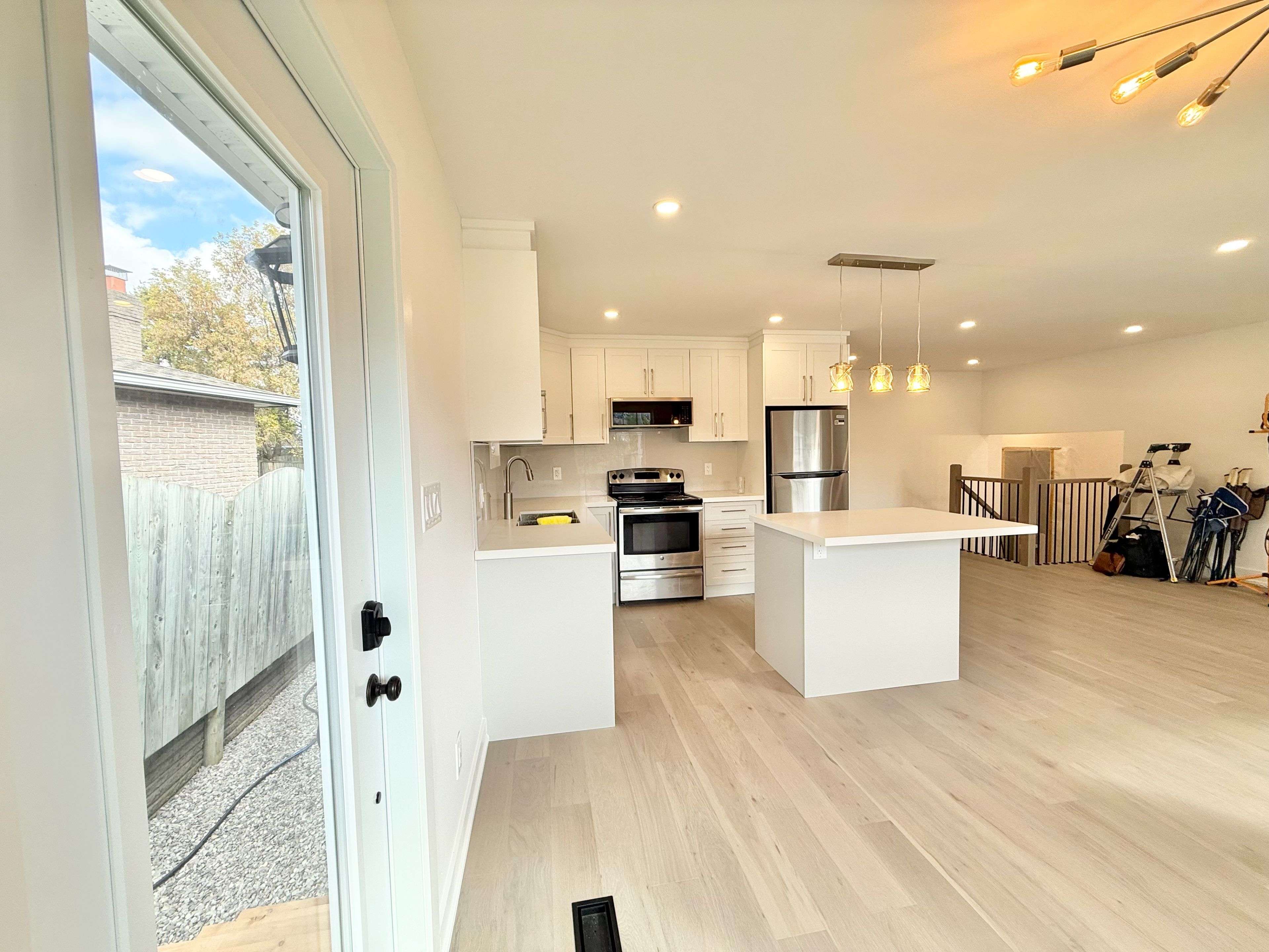 Cambridge, ON N3C 2X6,87 Scott RD #1