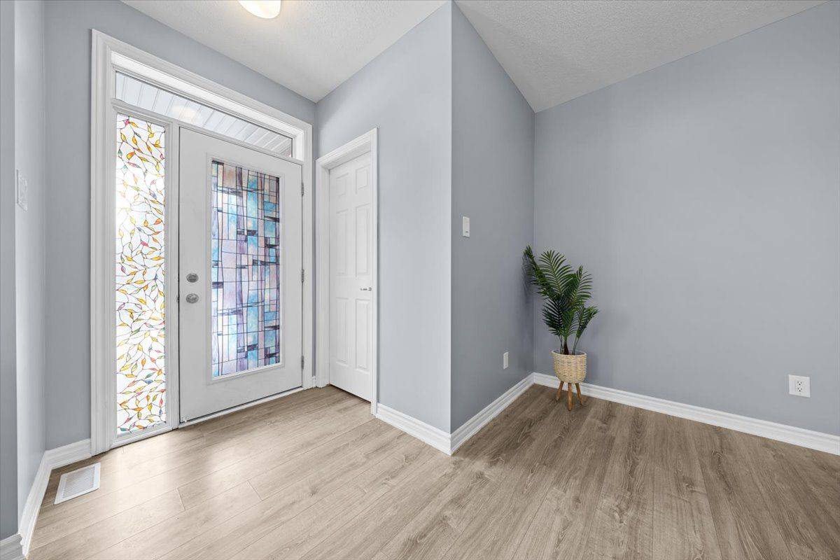 Kanata, ON K2V 0S3,915 Nautilus Private