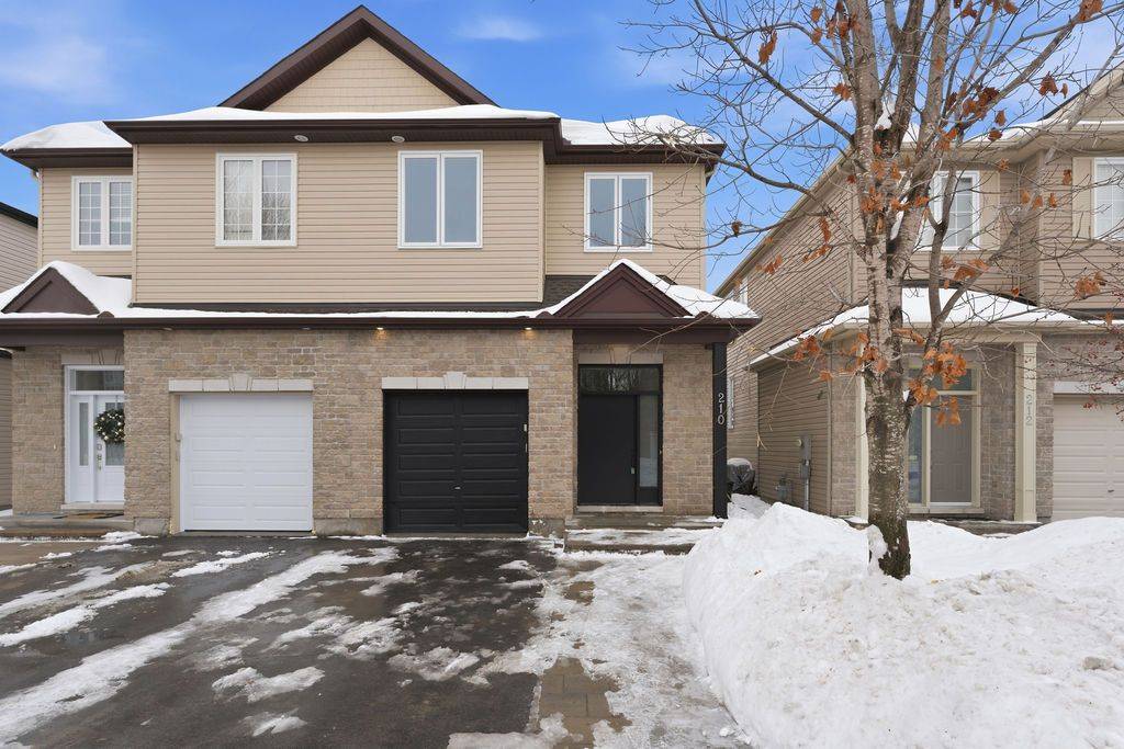 Barrhaven, ON K2J 0P1,210 Harthill WAY