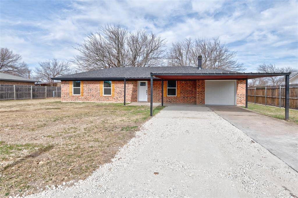 Clyde, TX 79510,214 Sandy Lane