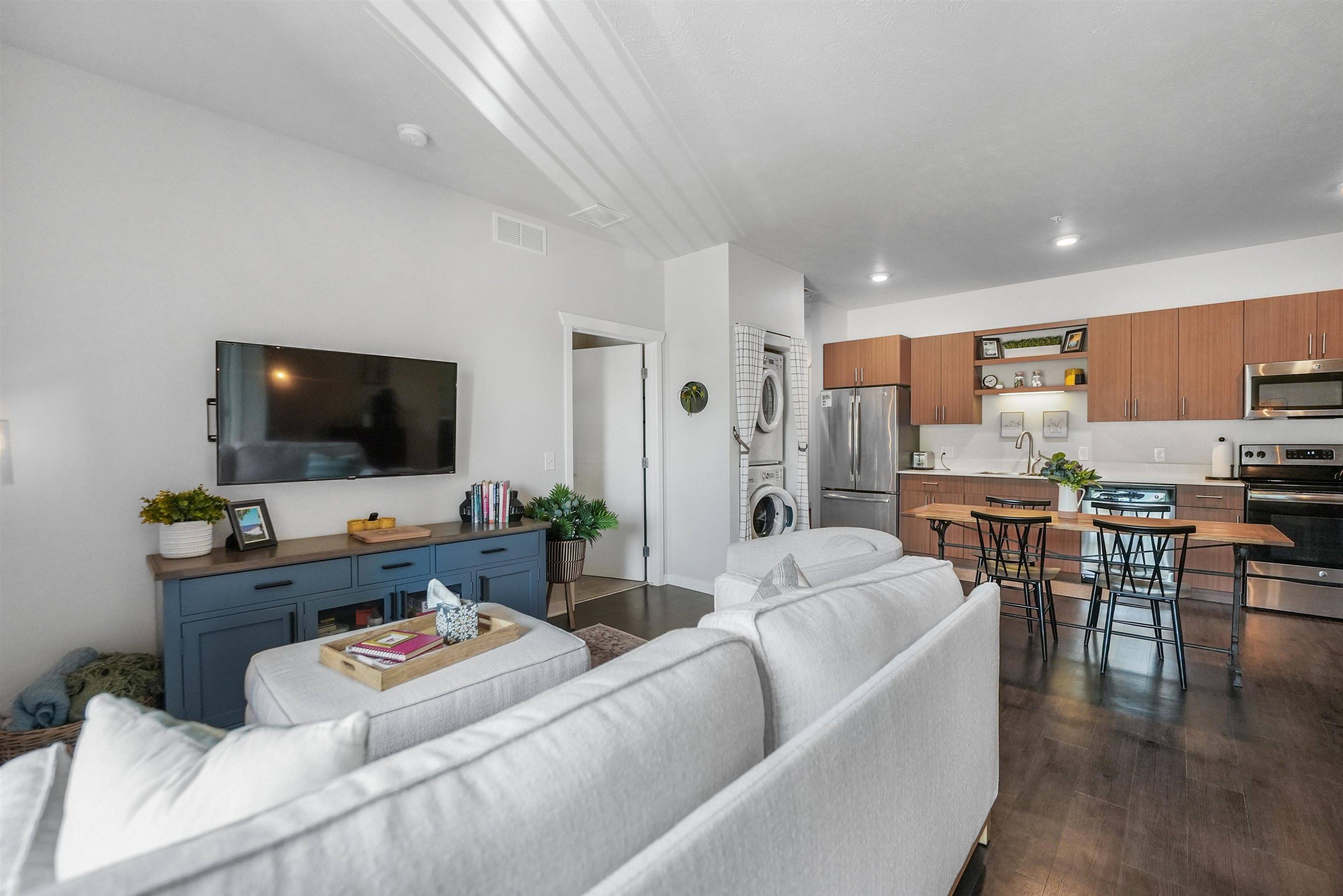 Traverse City, MI 49686,630-203 Garfield Avenue, S