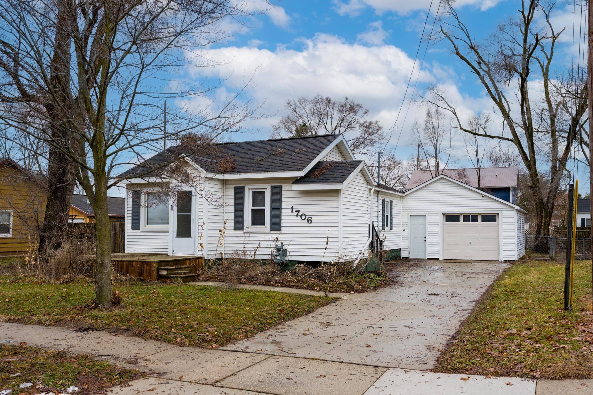 Mount Pleasant, MI 48858,1706 W Michigan