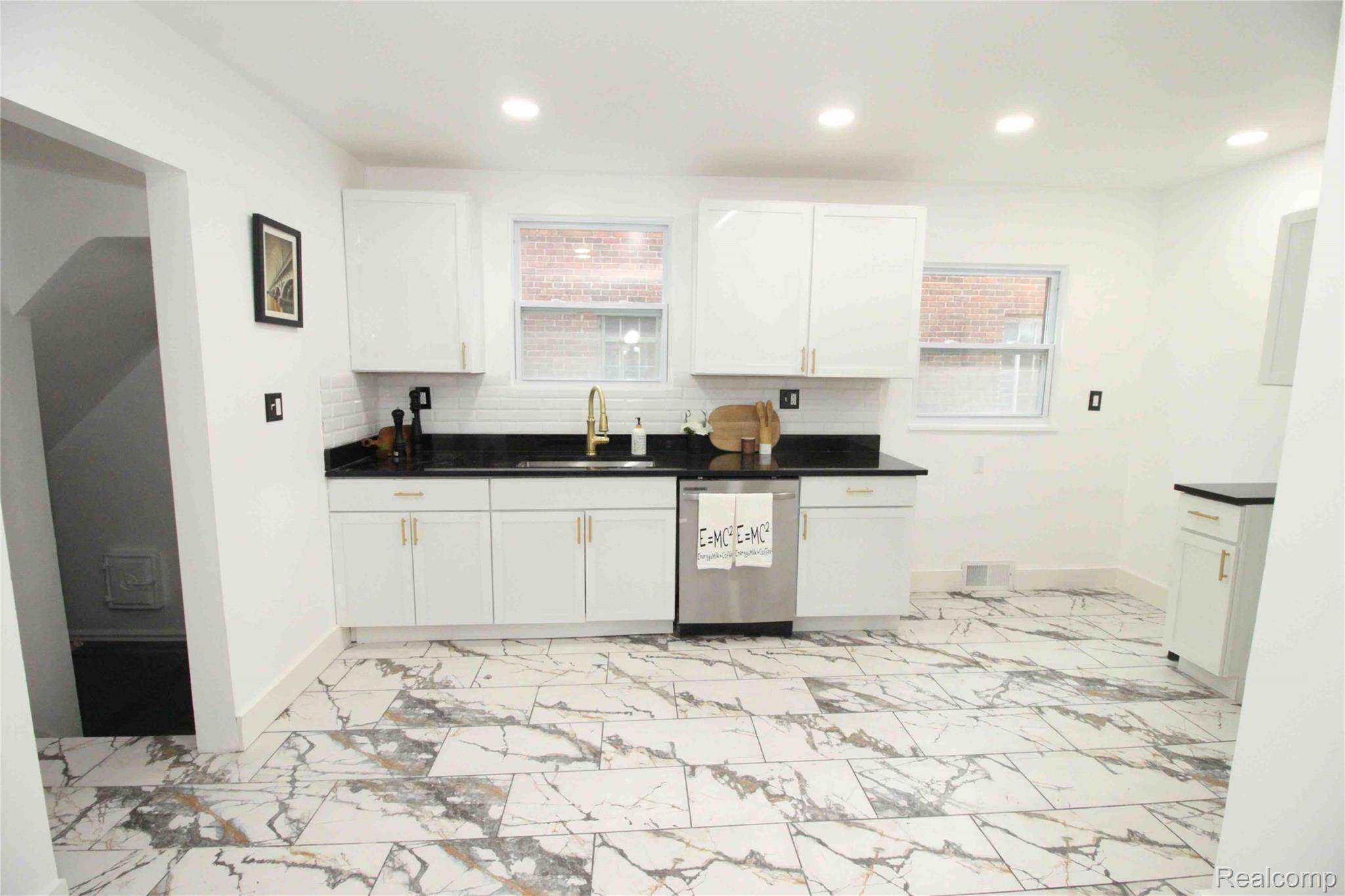 Detroit, MI 48227,14825 Prevost ST