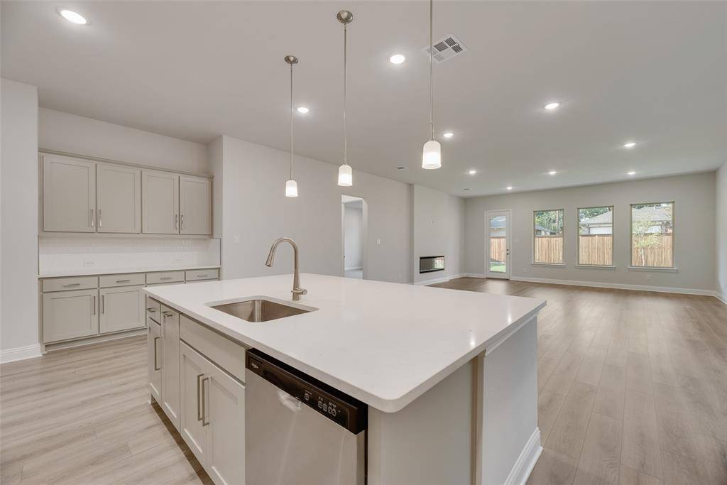 Rowlett, TX 75088,7123 Manhattan Drive