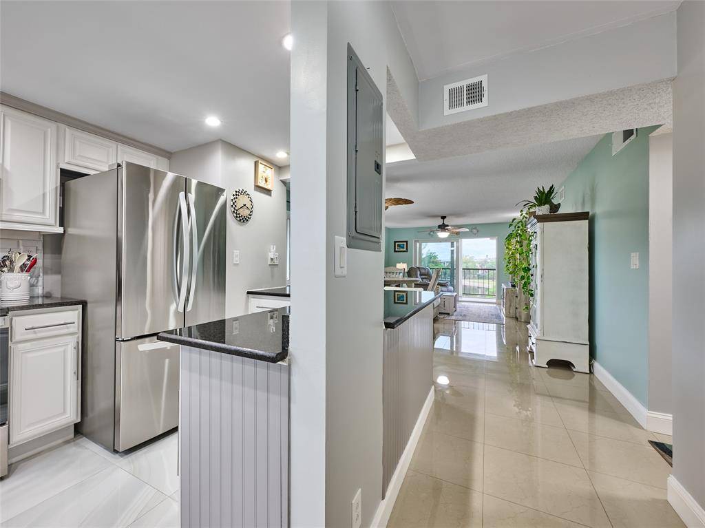 Lauderhill, FL 33319,6020 NW 44th Street #401