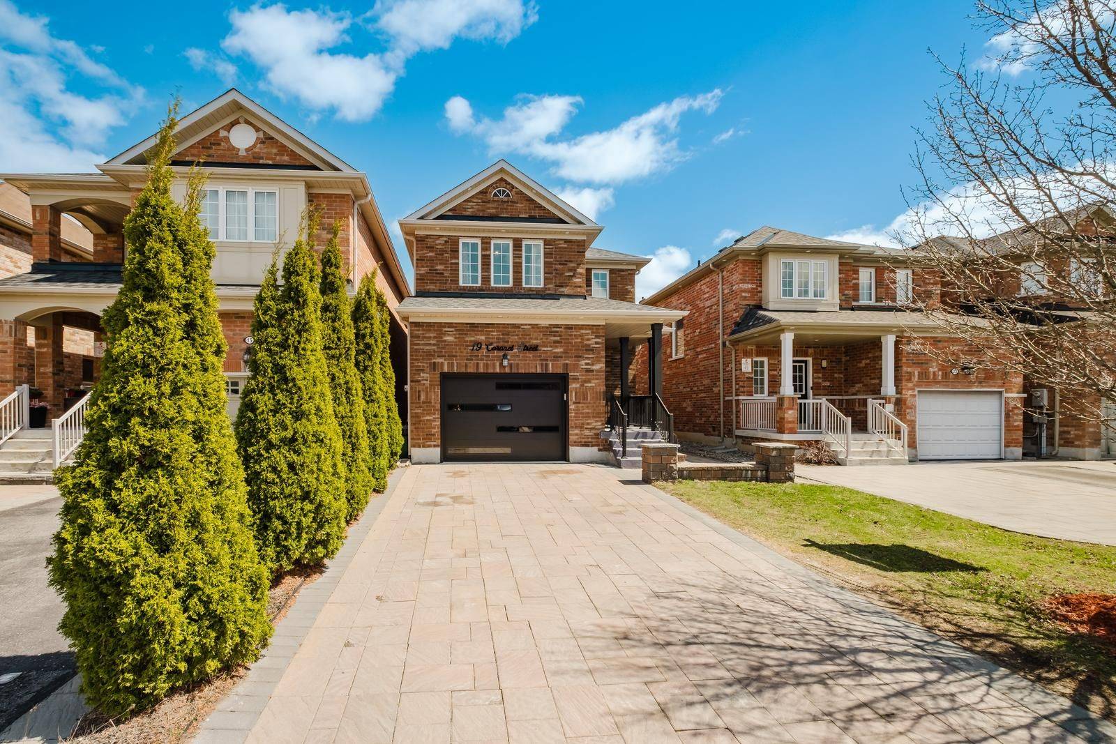 Whitchurch-stouffville, ON L4A 0X8,19 Coronet ST