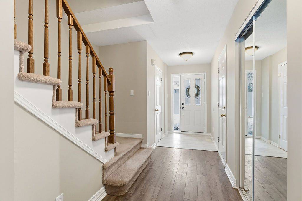 Kanata, ON K2M 2J1,34 Furlong CRES