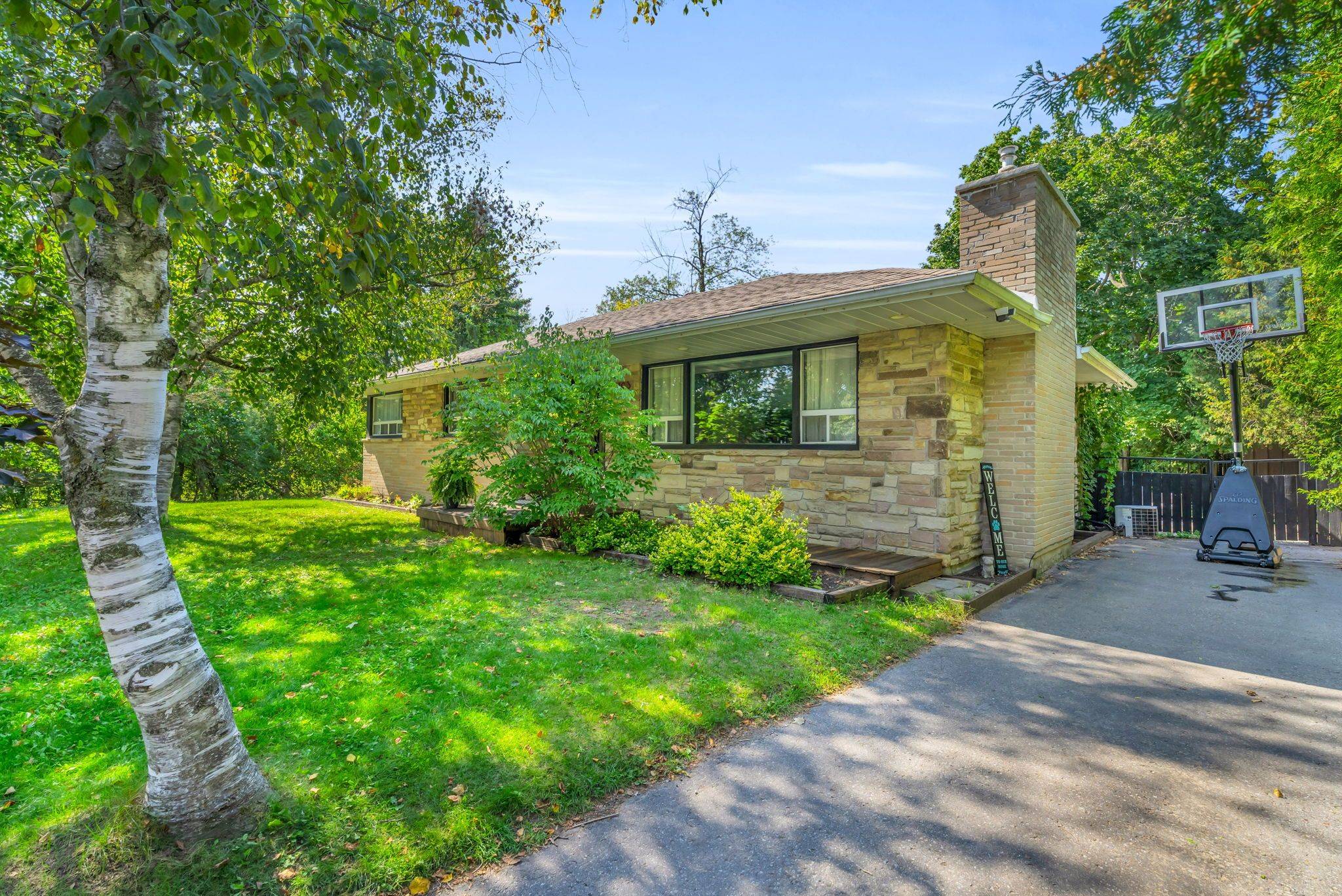 Erin, ON N0B 1T0,16 Carberry ST