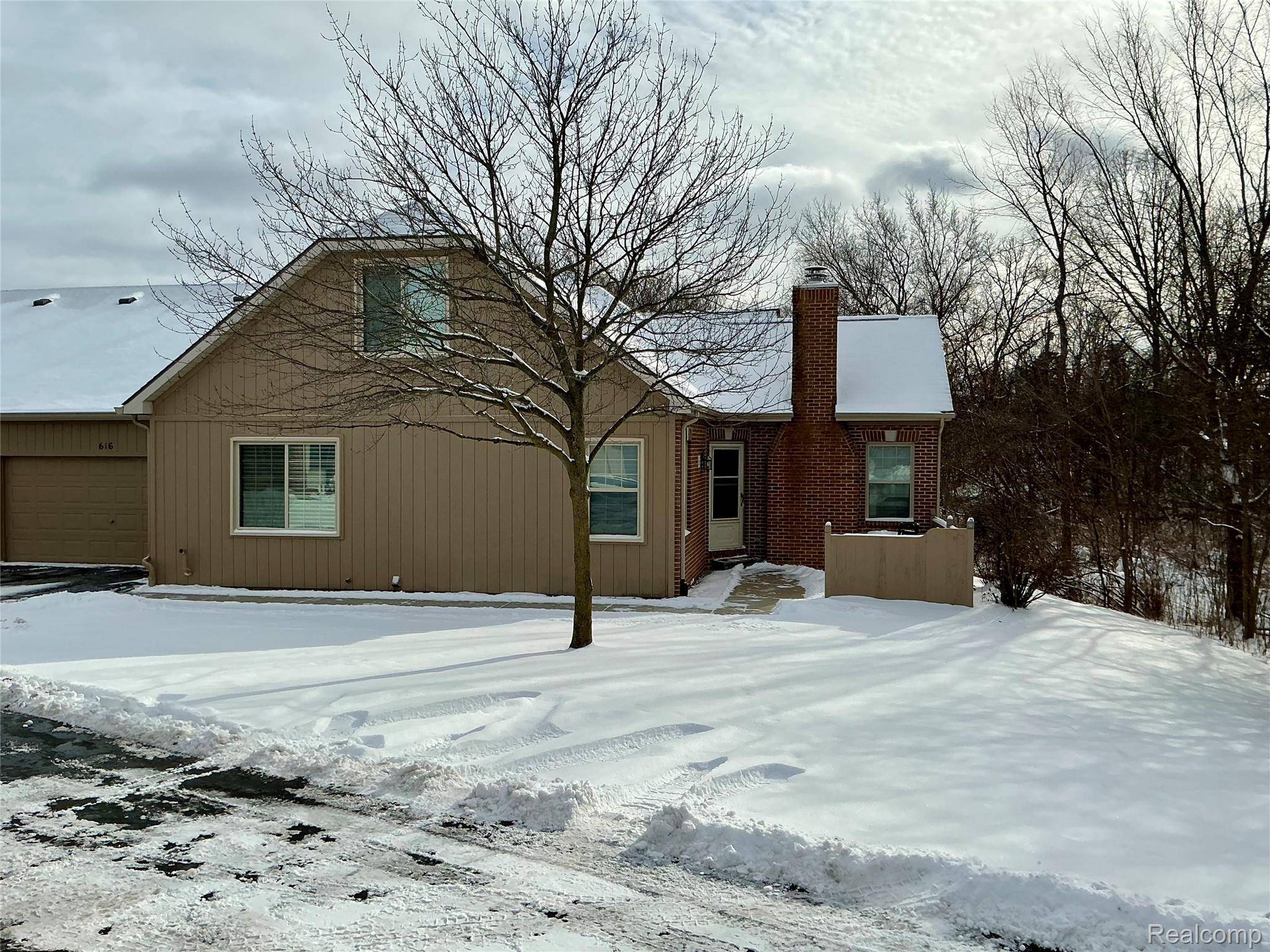 Grand Blanc, MI 48439,616 Perry Creek DR #11