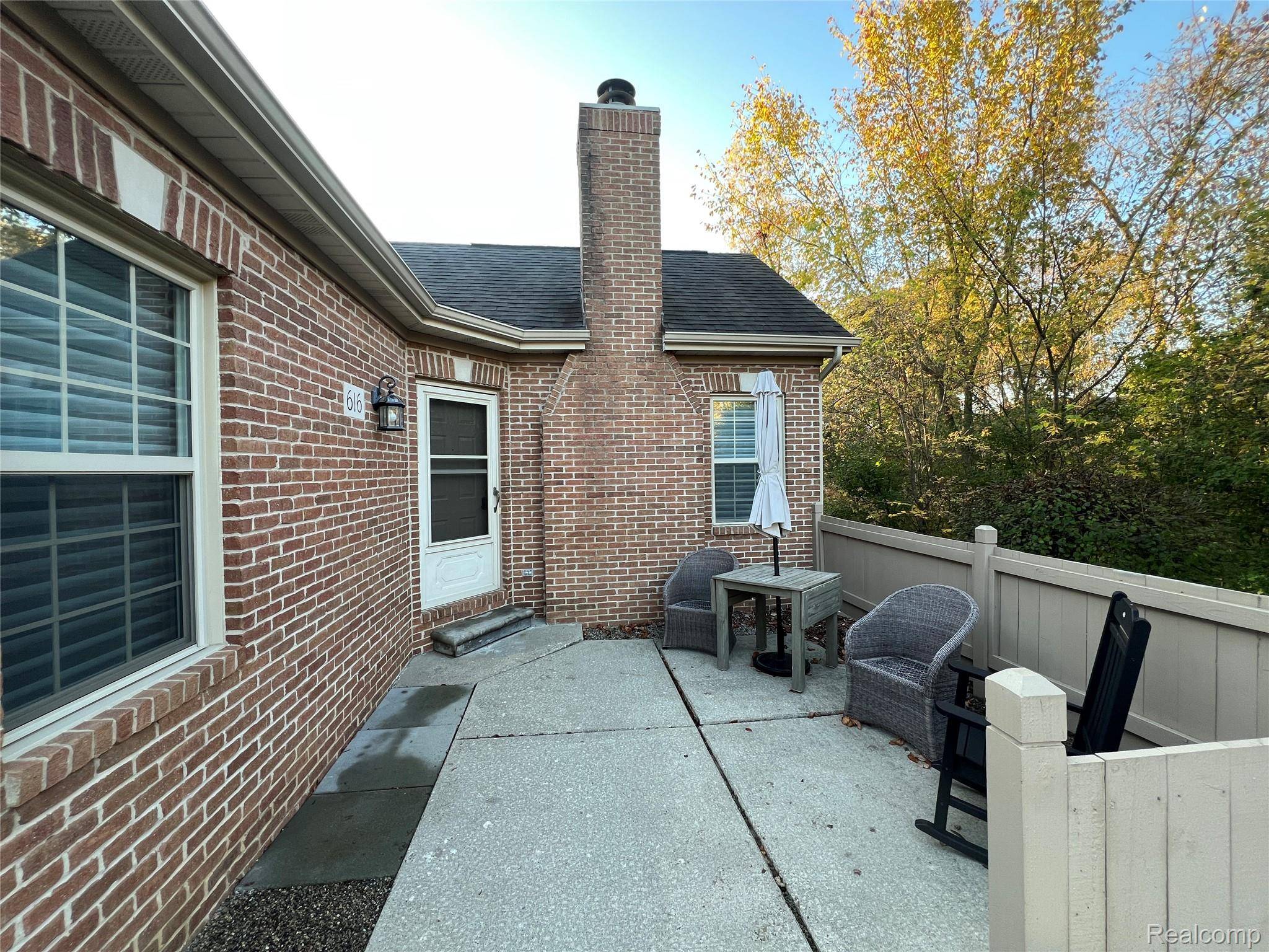 Grand Blanc, MI 48439,616 Perry Creek DR #11