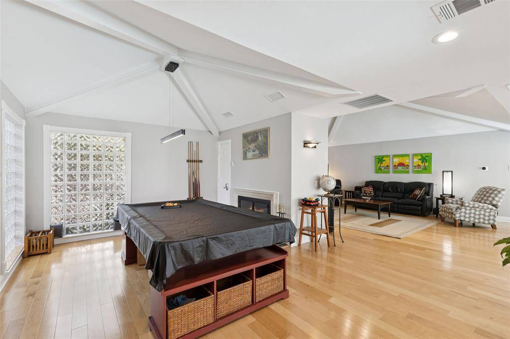 Dallas, TX 75231,7221 Pleasant View Drive