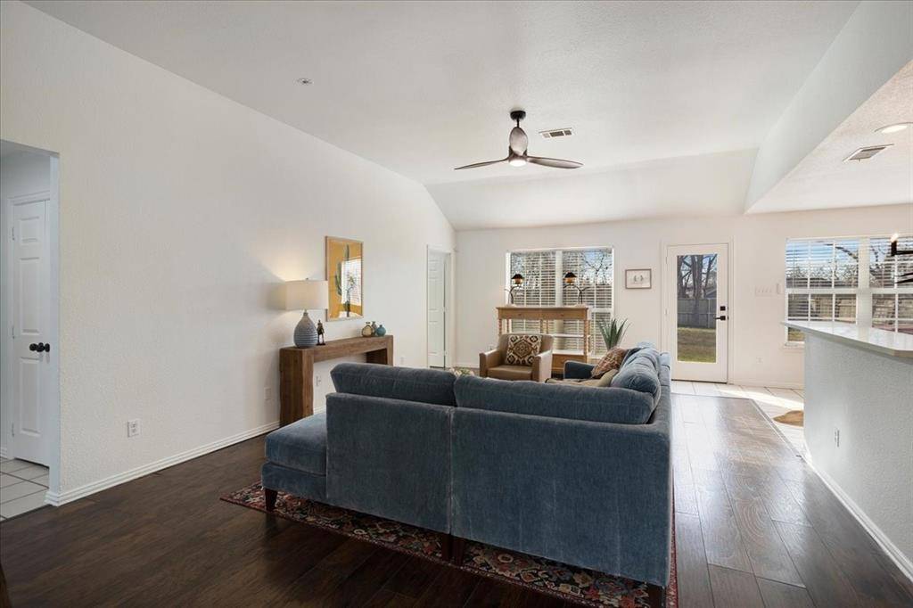 Bonham, TX 75418,700 E 6th Street