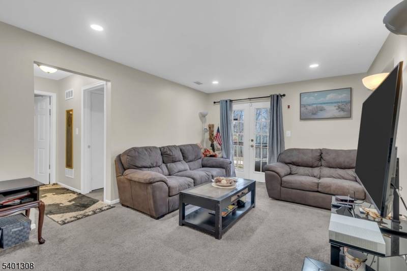 Woodbridge Twp., NJ 08830,603 Green Hollow Dr #603