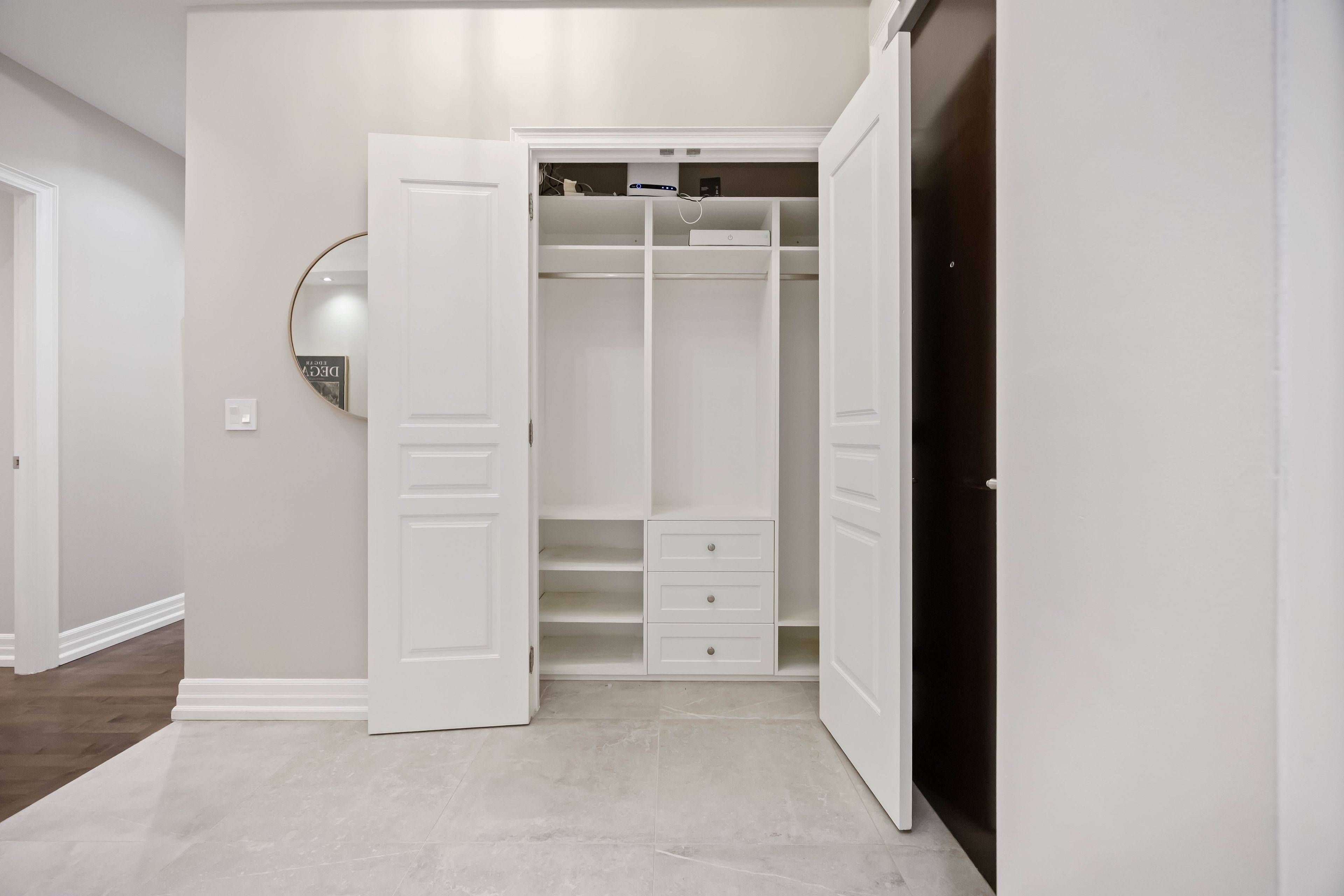 Toronto C12, ON M4G 0A1,20 Burkebrook PL #212