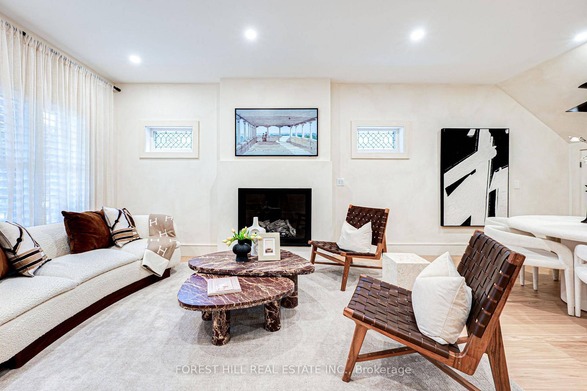 Toronto E03, ON M4J 1P9,295 Strathmore BLVD