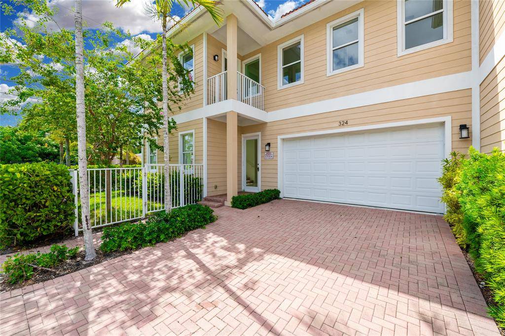 Fort Lauderdale, FL 33315,324 SW 14th Ct #324