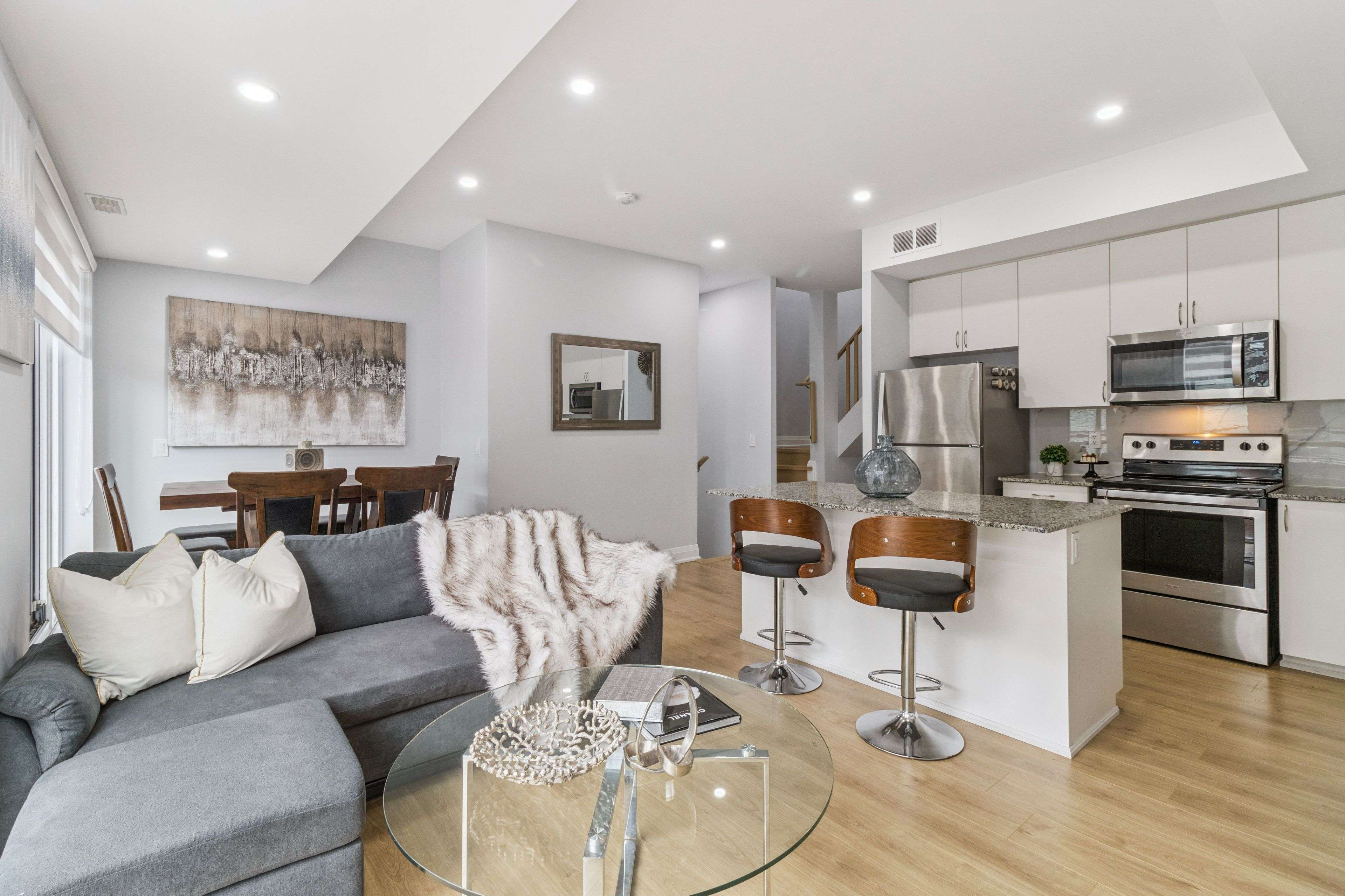 Vaughan, ON L4L 0J1,5289 Highway 7 N/A #D203