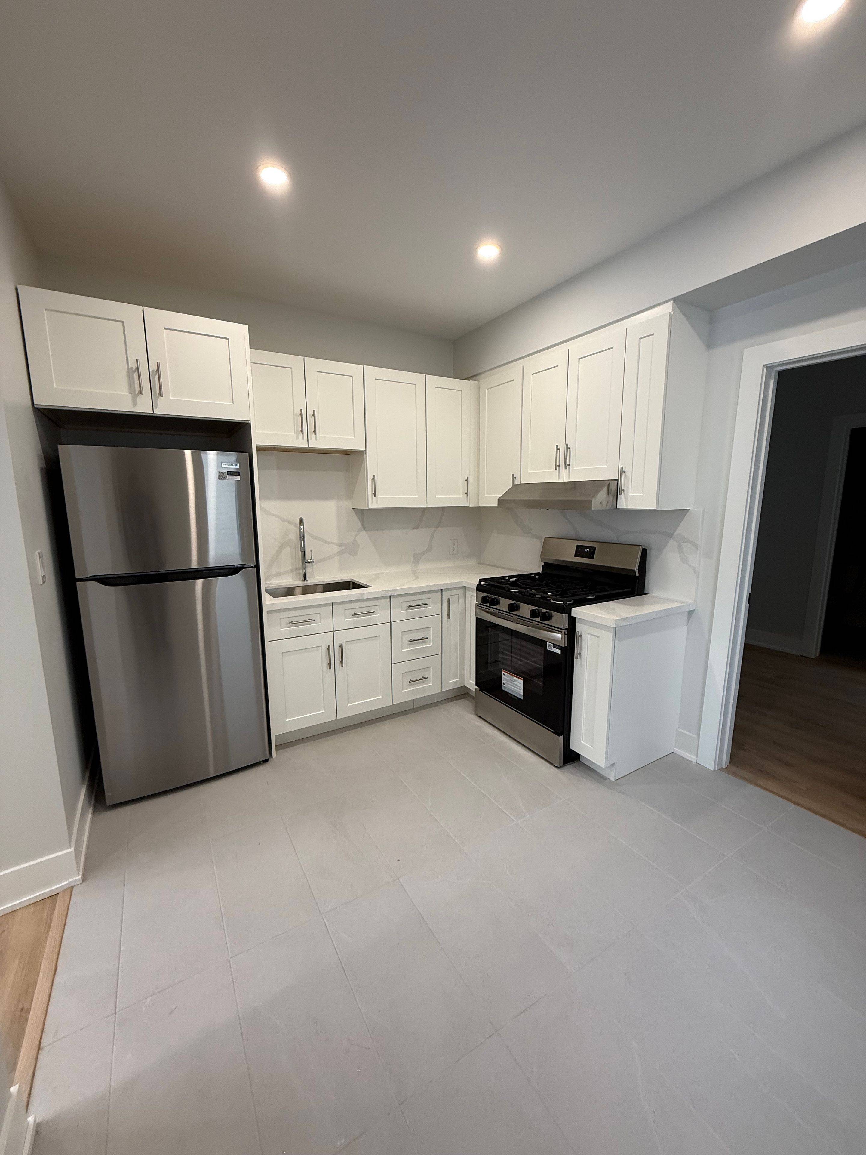 Aurora, ON L4G 1S1,88 Spruce ST #1