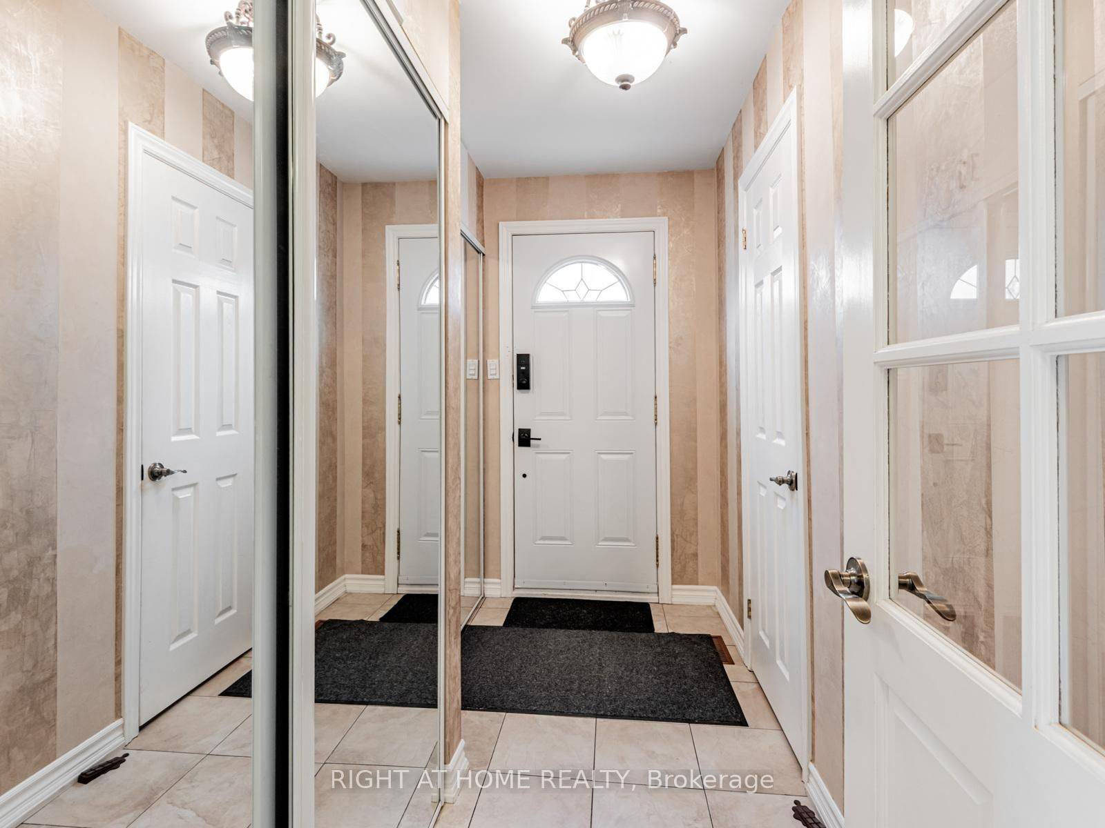 Vaughan, ON L4K 2E1,7 Point O'Woods DR #Lower