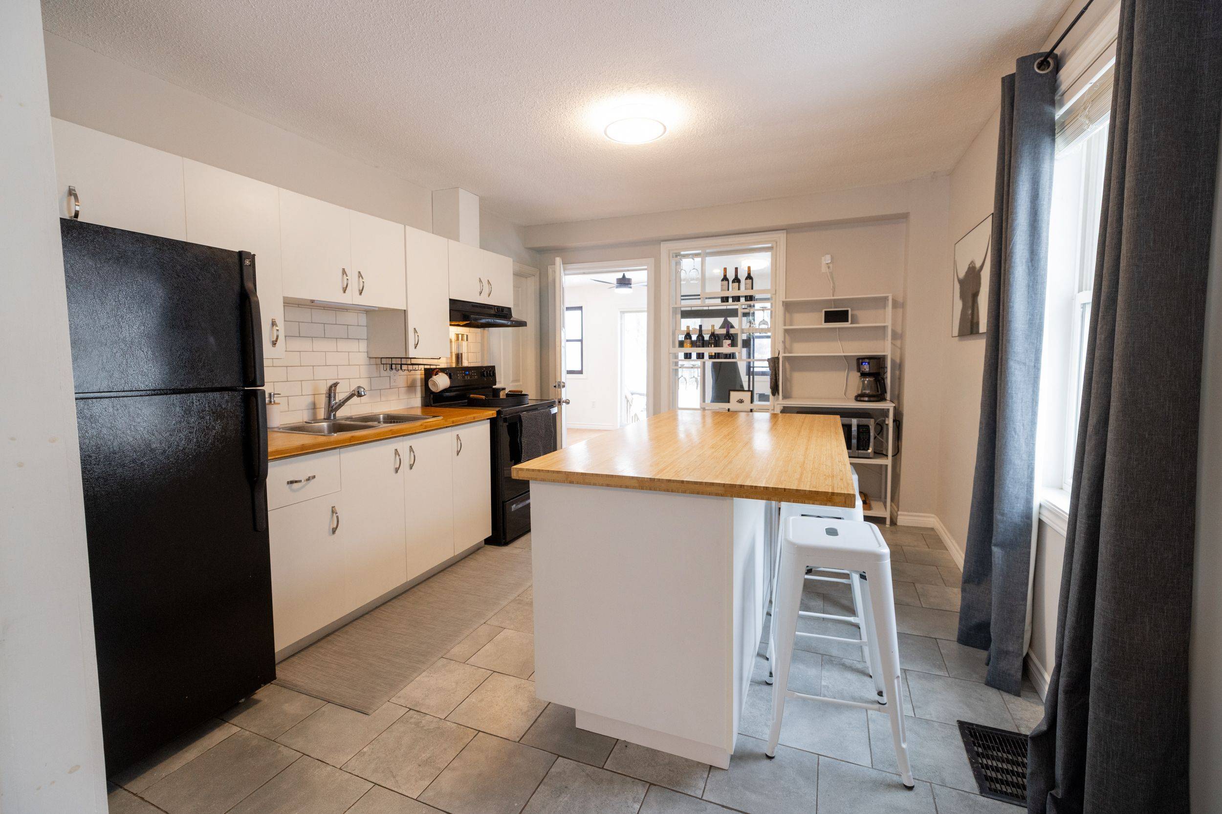 Orillia, ON L3V 4K3,319 Gill ST