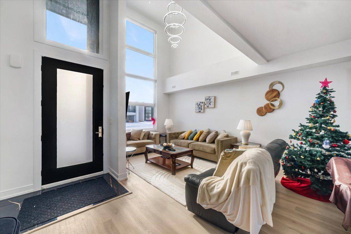 Severn, ON L3V 8M9,3717 Quayside DR