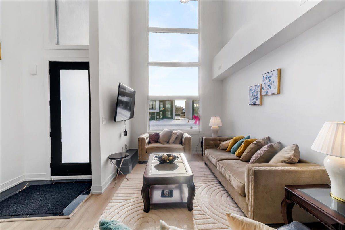 Severn, ON L3V 8M9,3717 Quayside DR