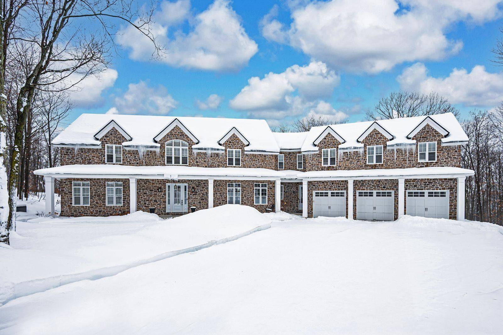 Springwater, ON L9X 0J1,16 Heron BLVD