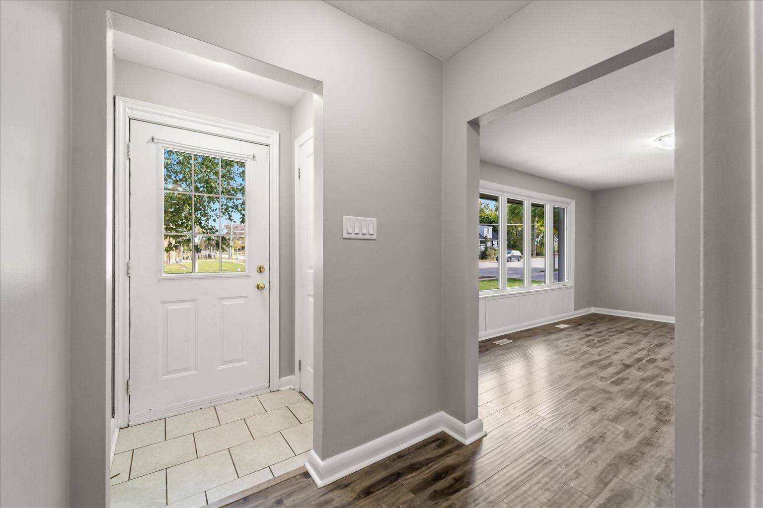 Barrie, ON L4M 3Z4,188 St Vincent ST #MAIN