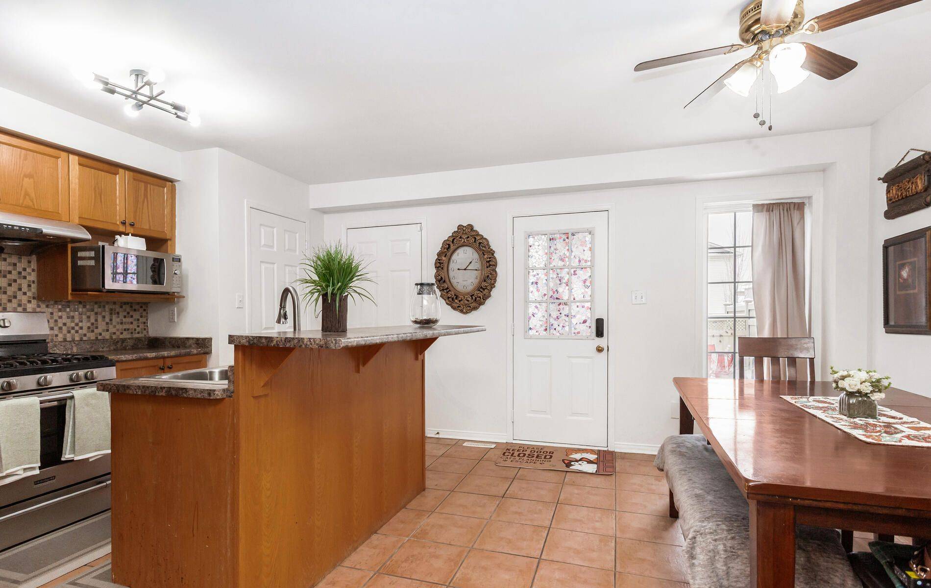 Milton, ON L9T 5P9,1104 Davis LN