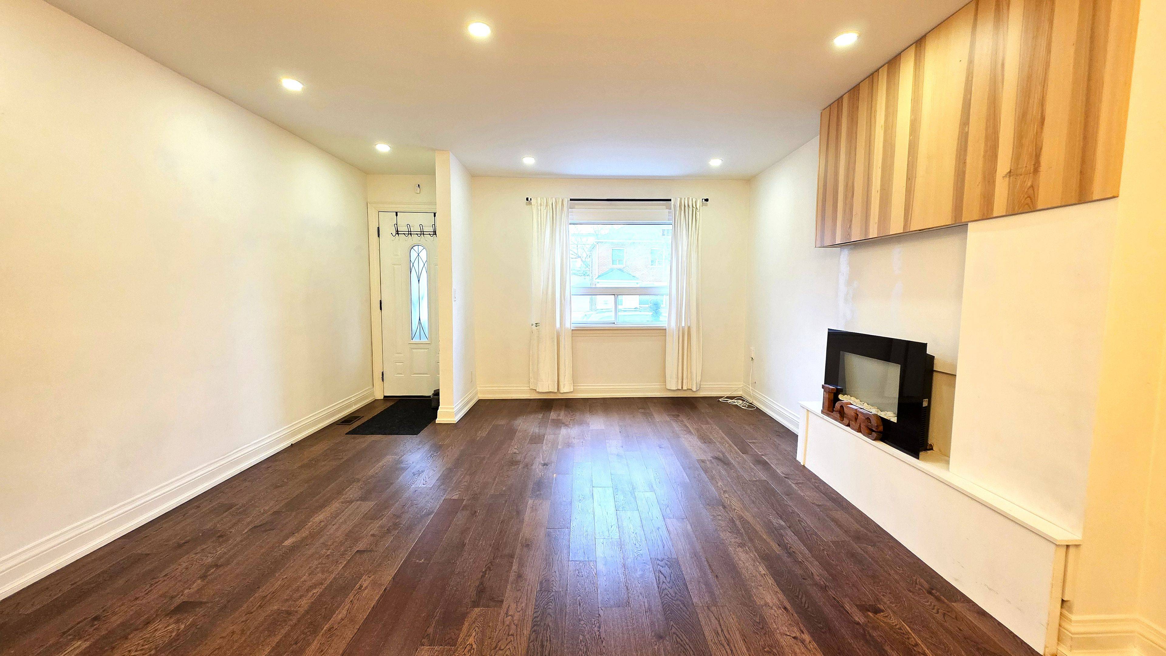 Toronto W03, ON M6N 3B2,583 Old Weston RD #Main & Upper