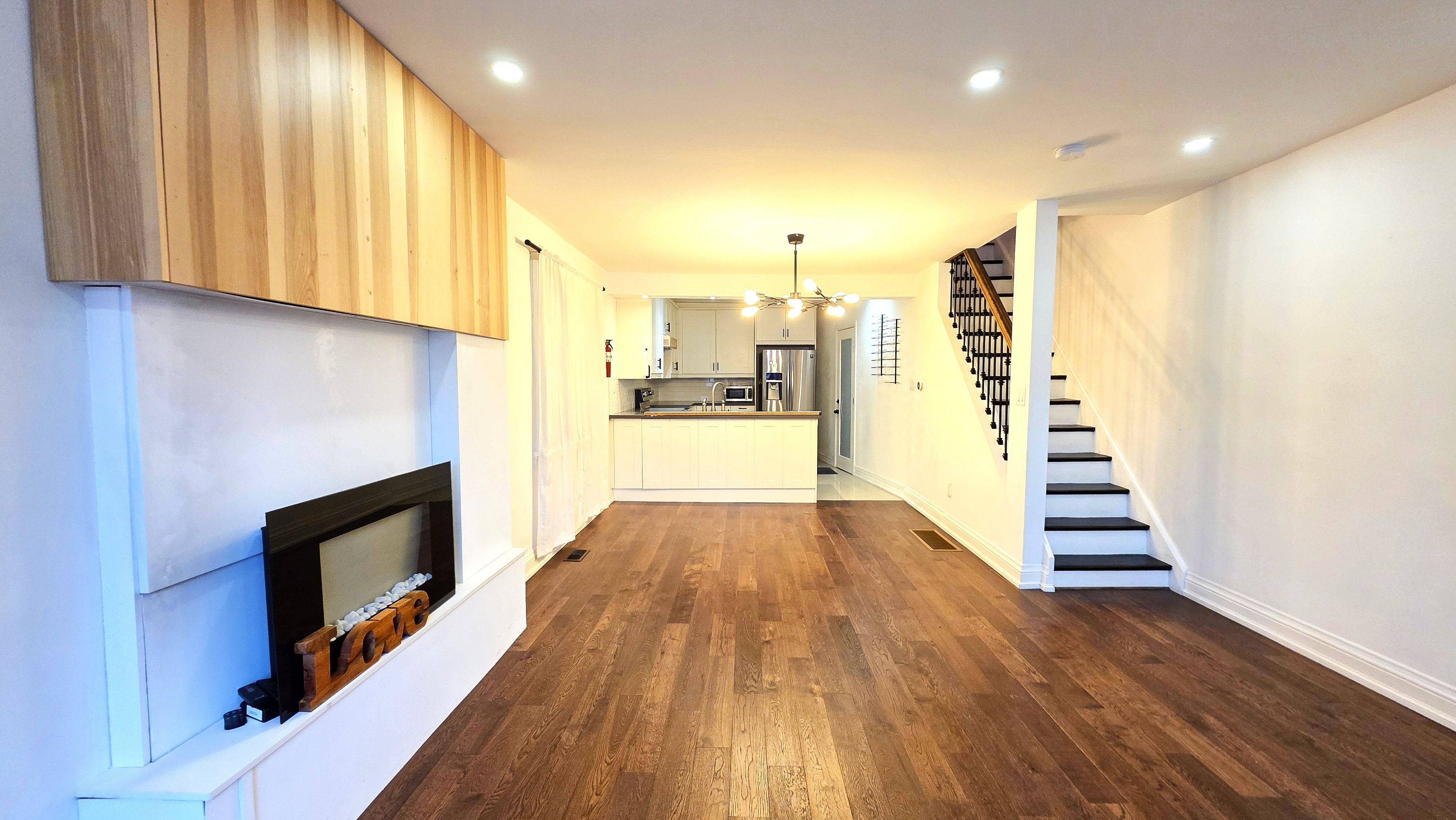 Toronto W03, ON M6N 3B2,583 Old Weston RD #Main & Upper