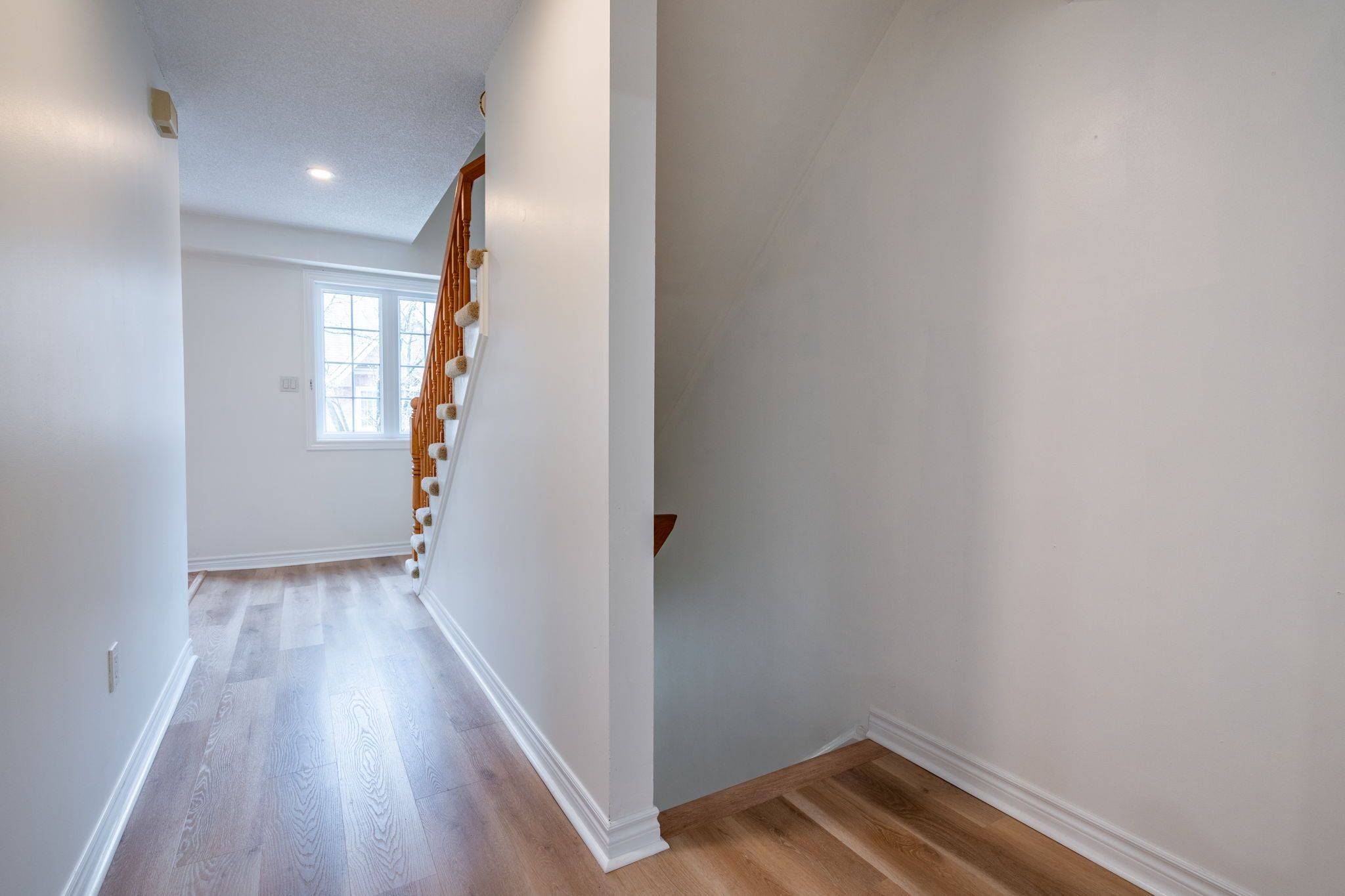 Burlington, ON L7M 4G7,2075 Walkers Line W #246