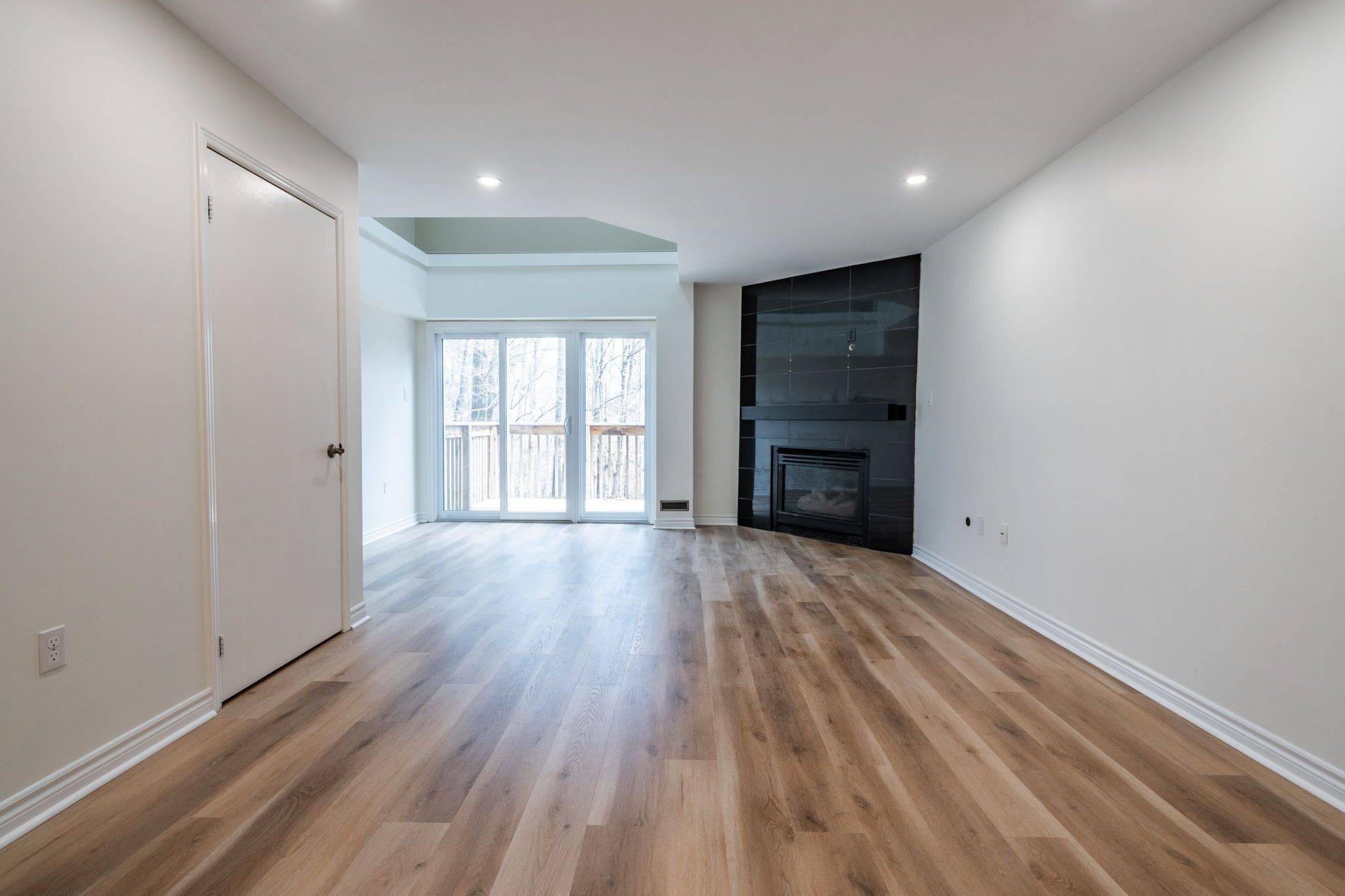 Burlington, ON L7M 4G7,2075 Walkers Line W #246