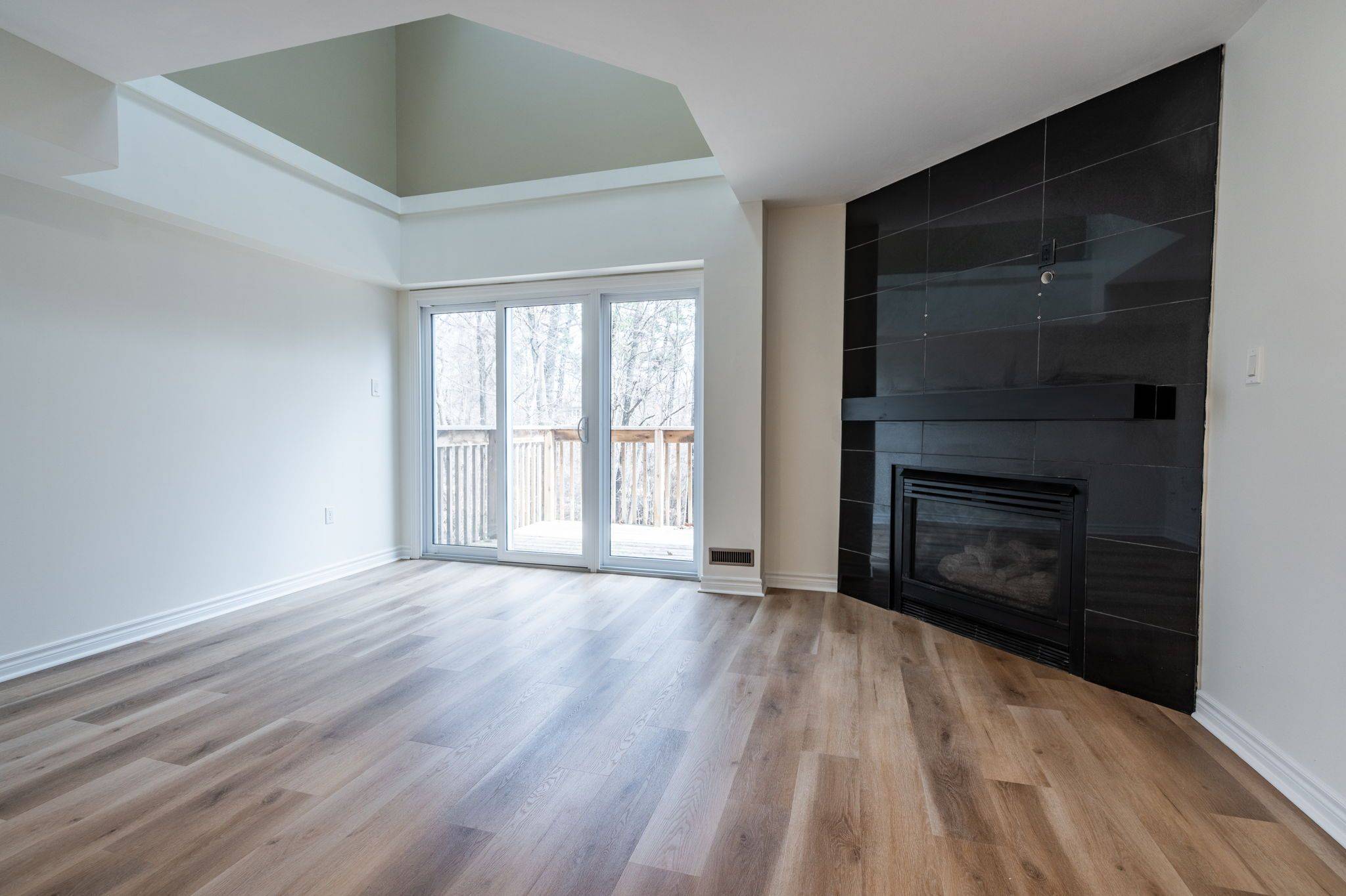 Burlington, ON L7M 4G7,2075 Walkers Line W #246