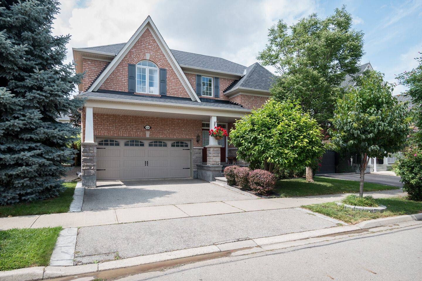 Milton, ON L9T 6N4,1339 Marshall CRES