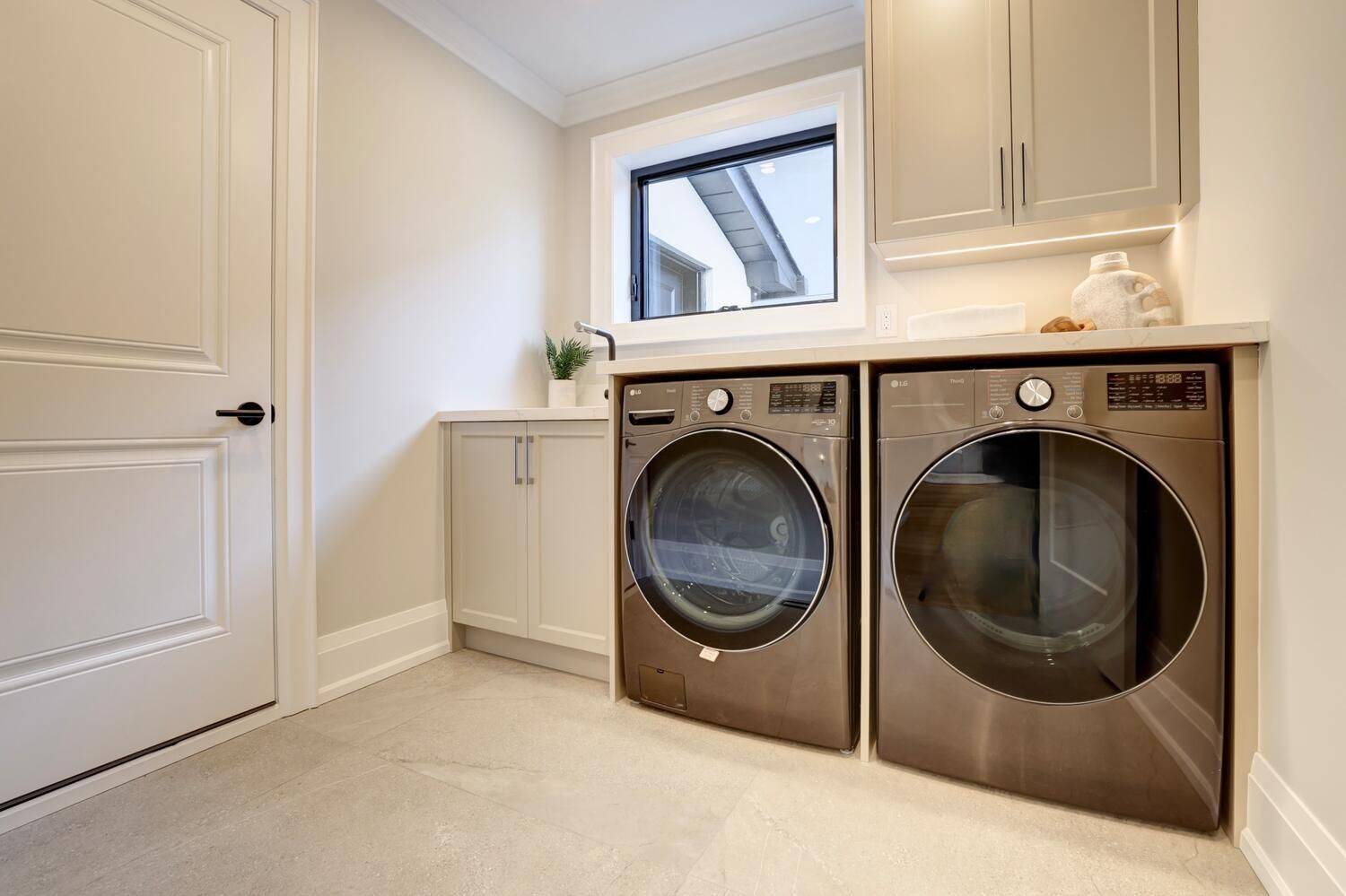 Mississauga, ON L5C 2Z5,981 Valdese DR