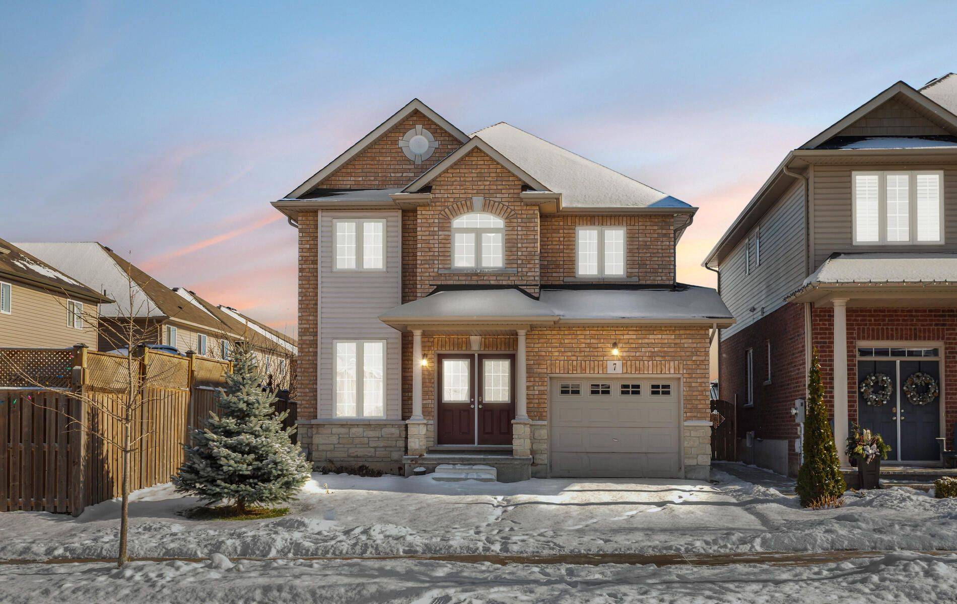 Hamilton, ON L0R 1P0,7 Colorado BLVD