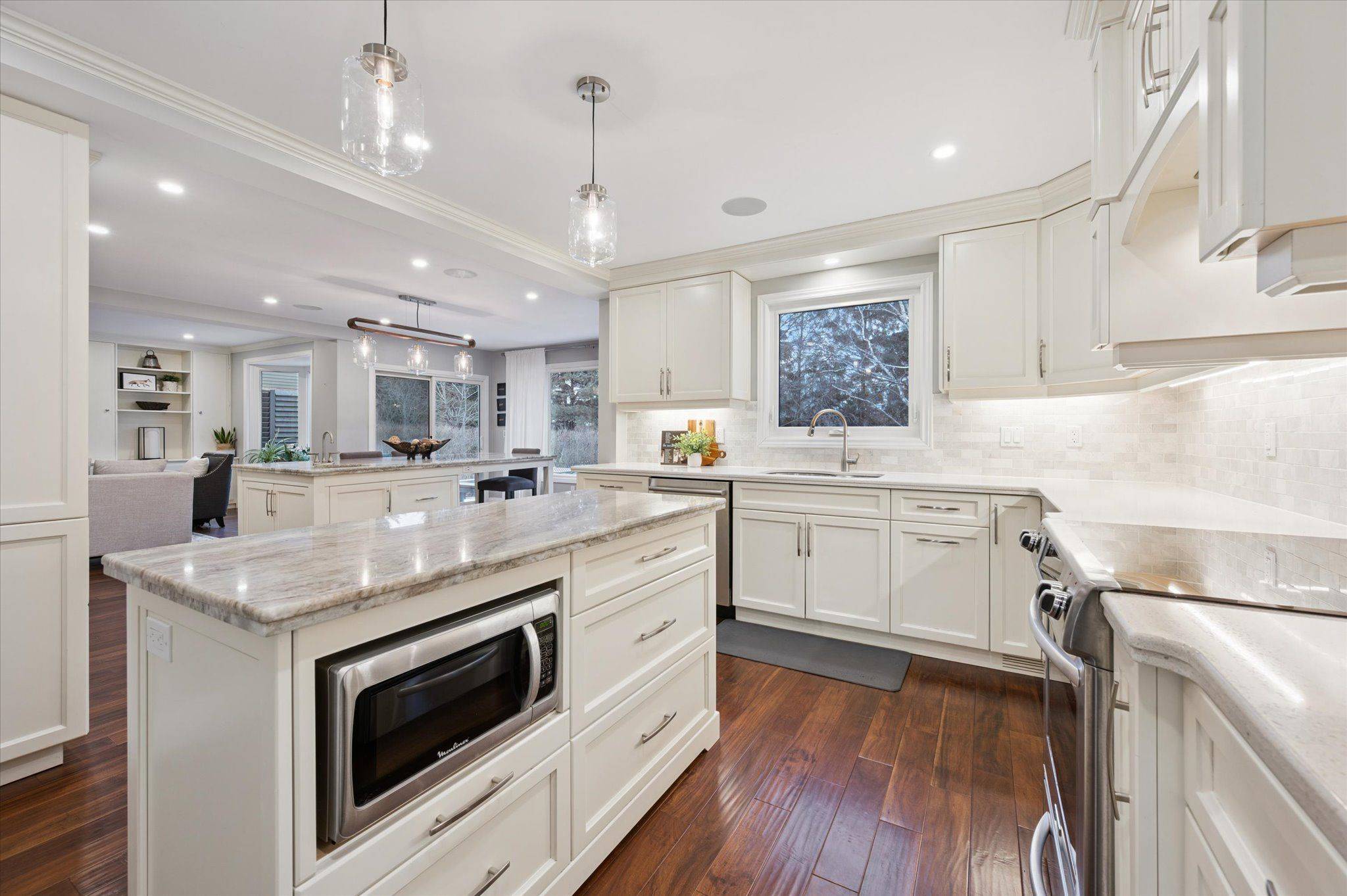 Guelph, ON N1G 3H3,60 Hands DR