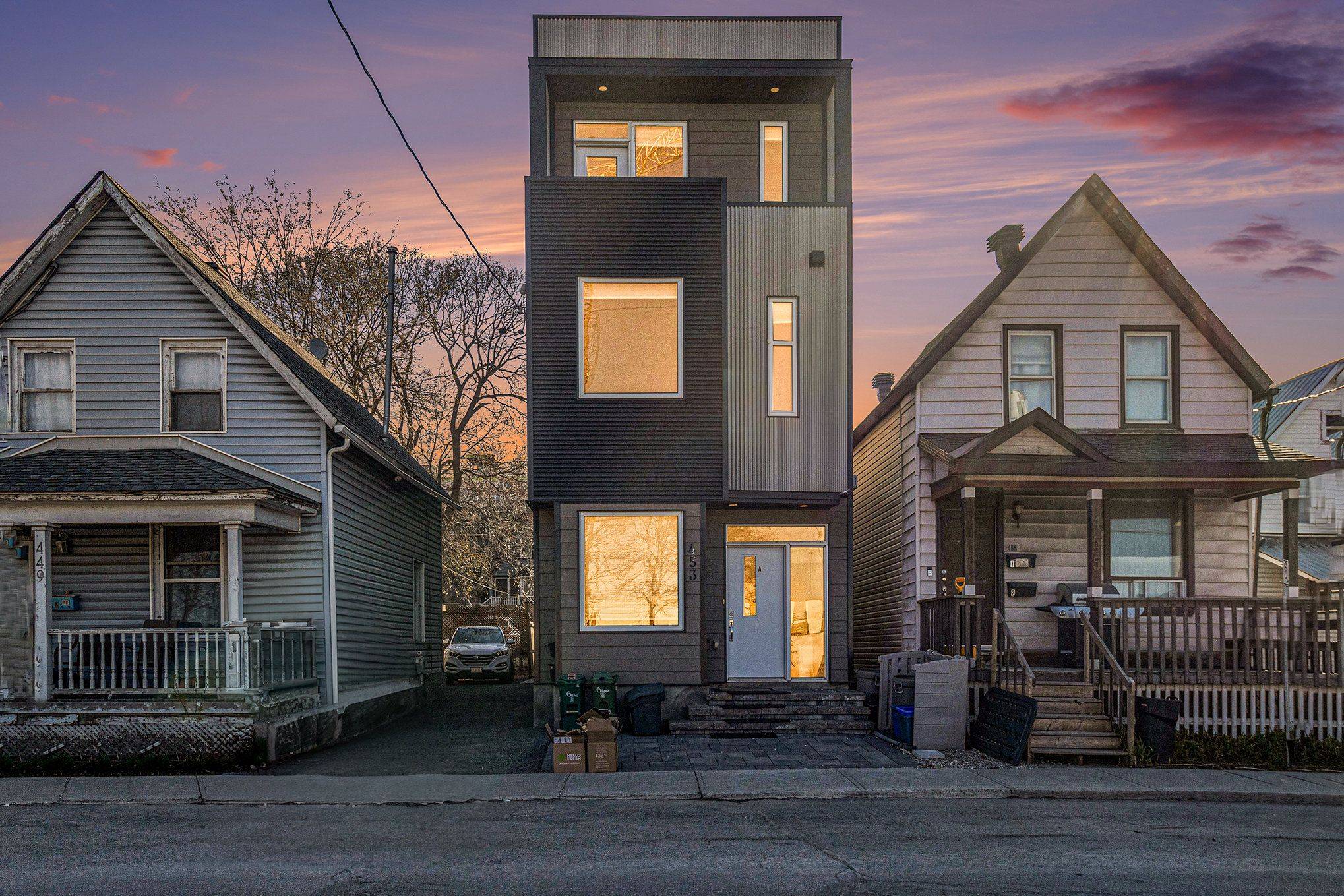 West Centre Town, ON K1R 7K9,453 Booth ST #B