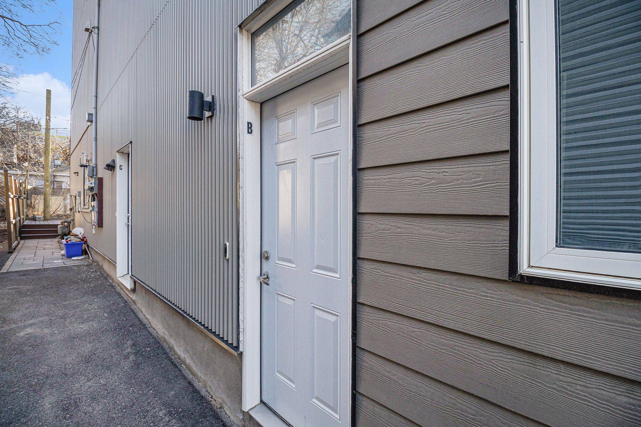 West Centre Town, ON K1R 7K9,453 Booth ST #B