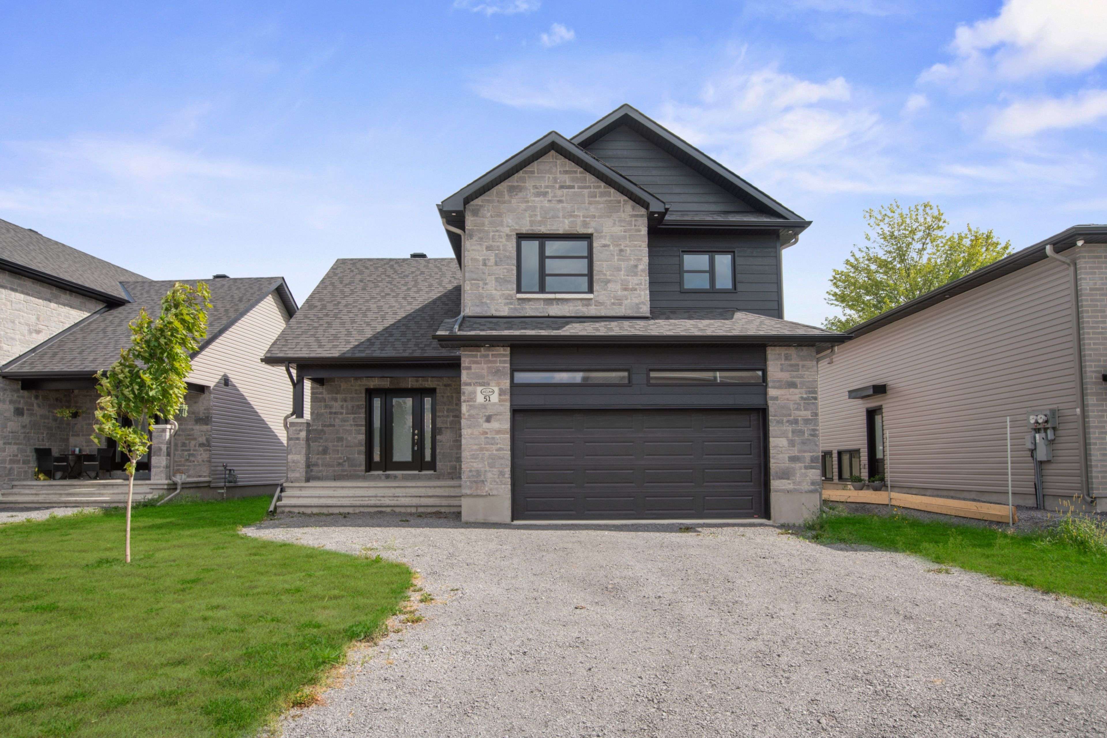 Russell, ON K0A 2M0,75 Chateauguay ST